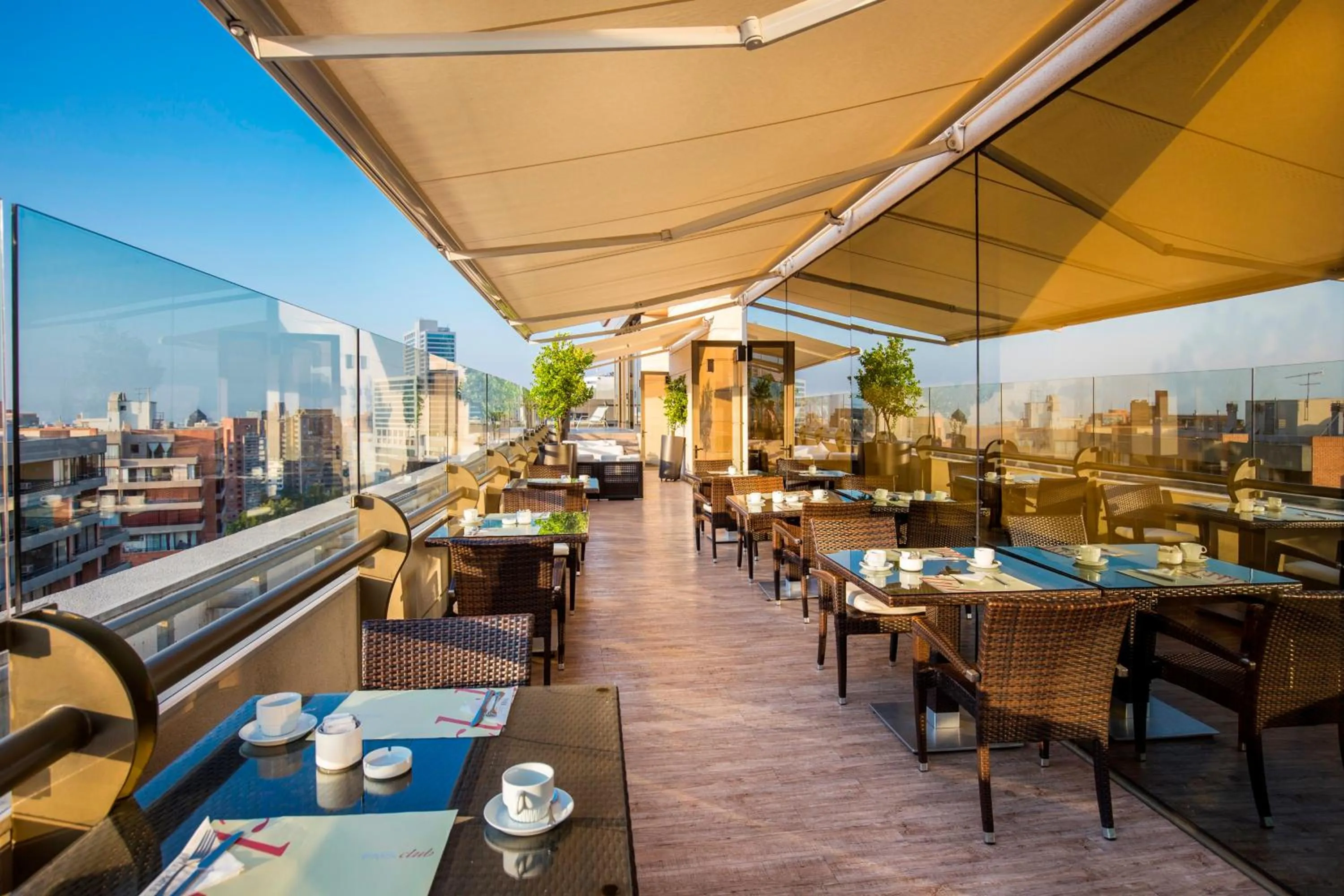 Restaurant/places to eat in Plaza El Bosque Ebro