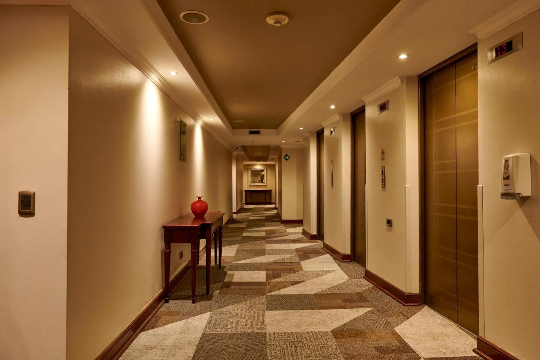 Property building in Plaza El Bosque Ebro