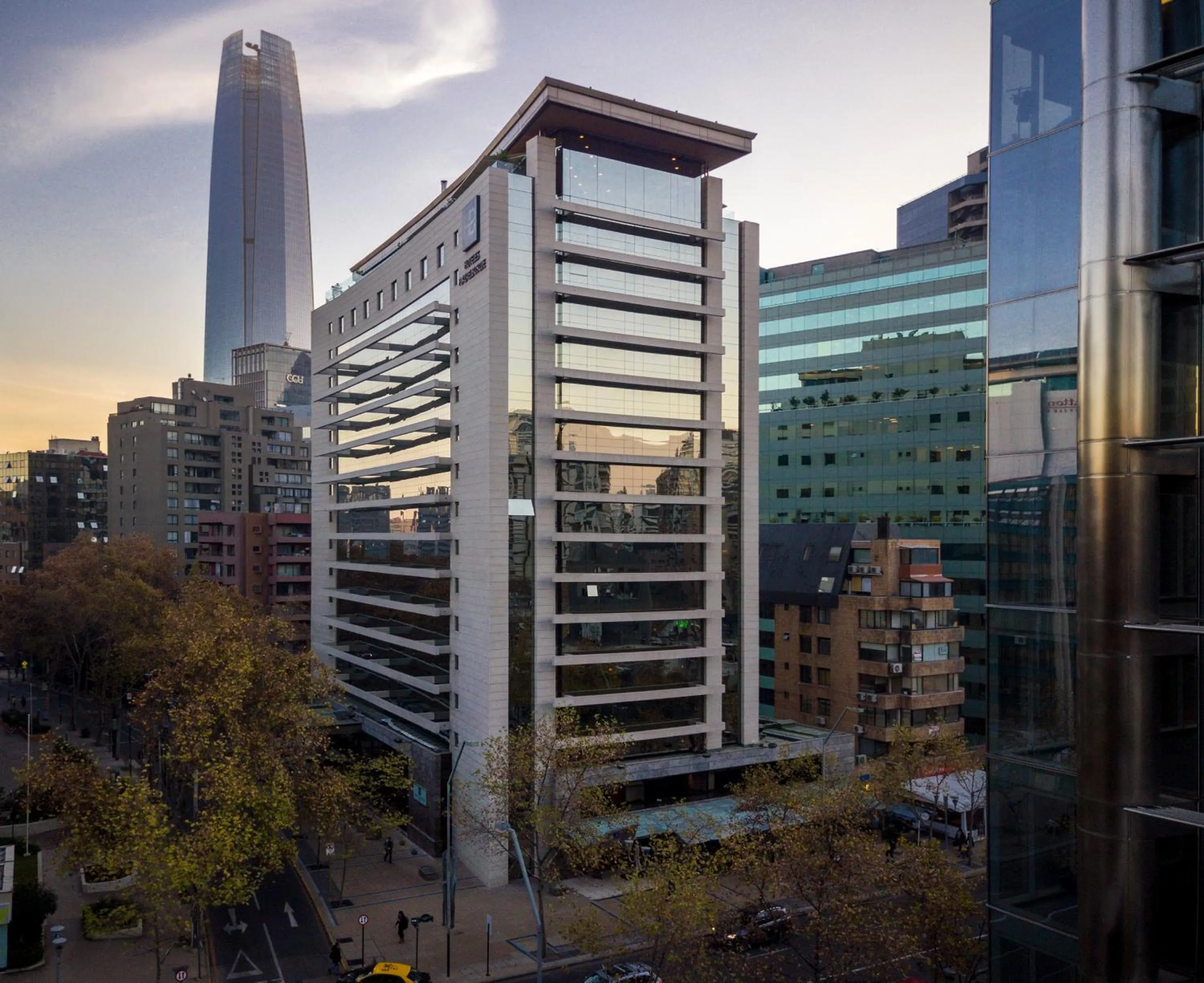 Property building in Plaza El Bosque Ebro