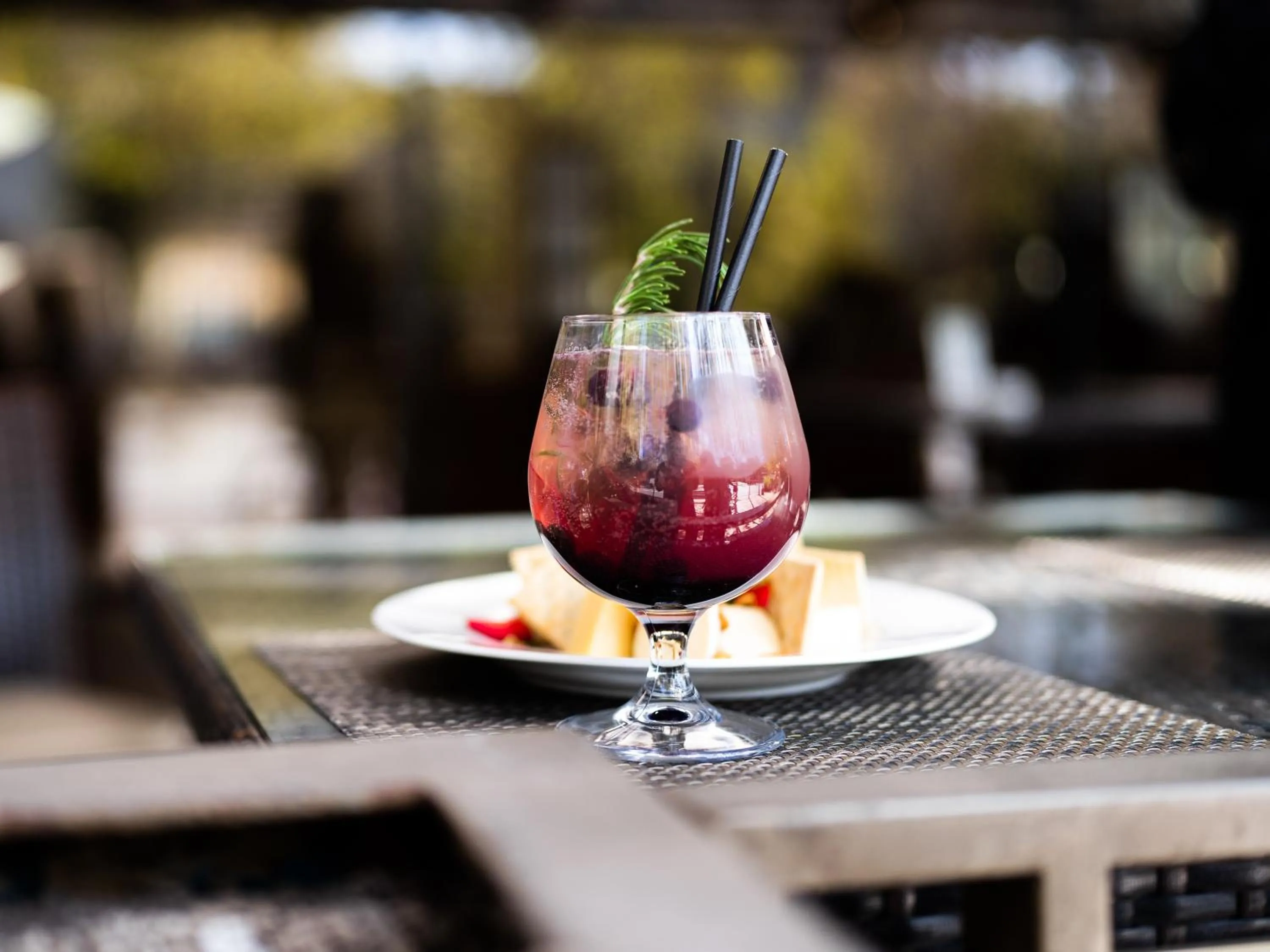 Restaurant/places to eat in Plaza El Bosque Ebro