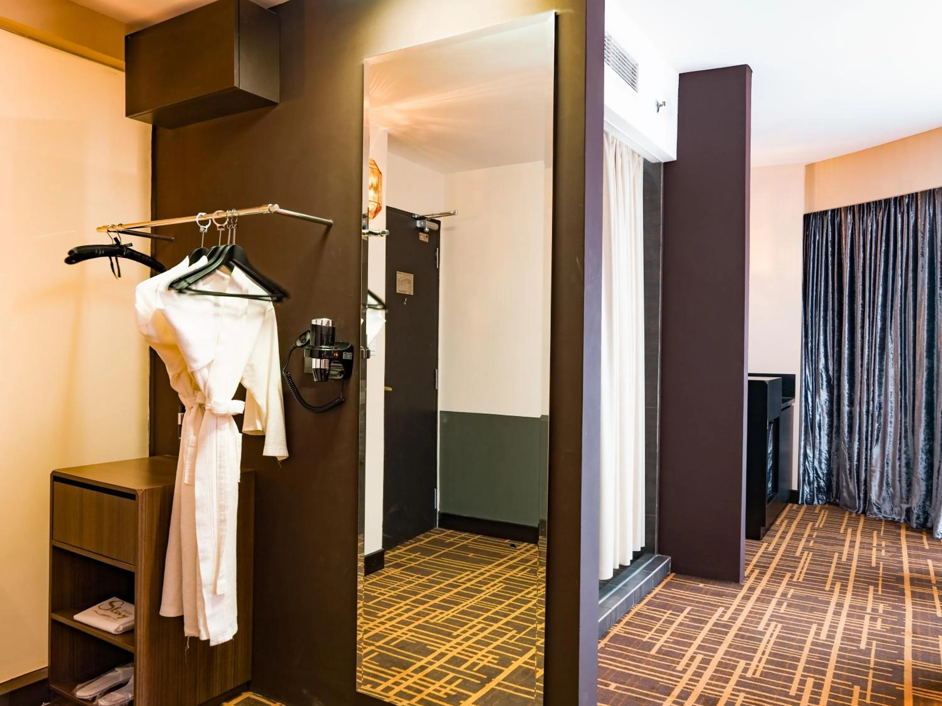 wardrobe in Starus Hotel Bukit Bintang