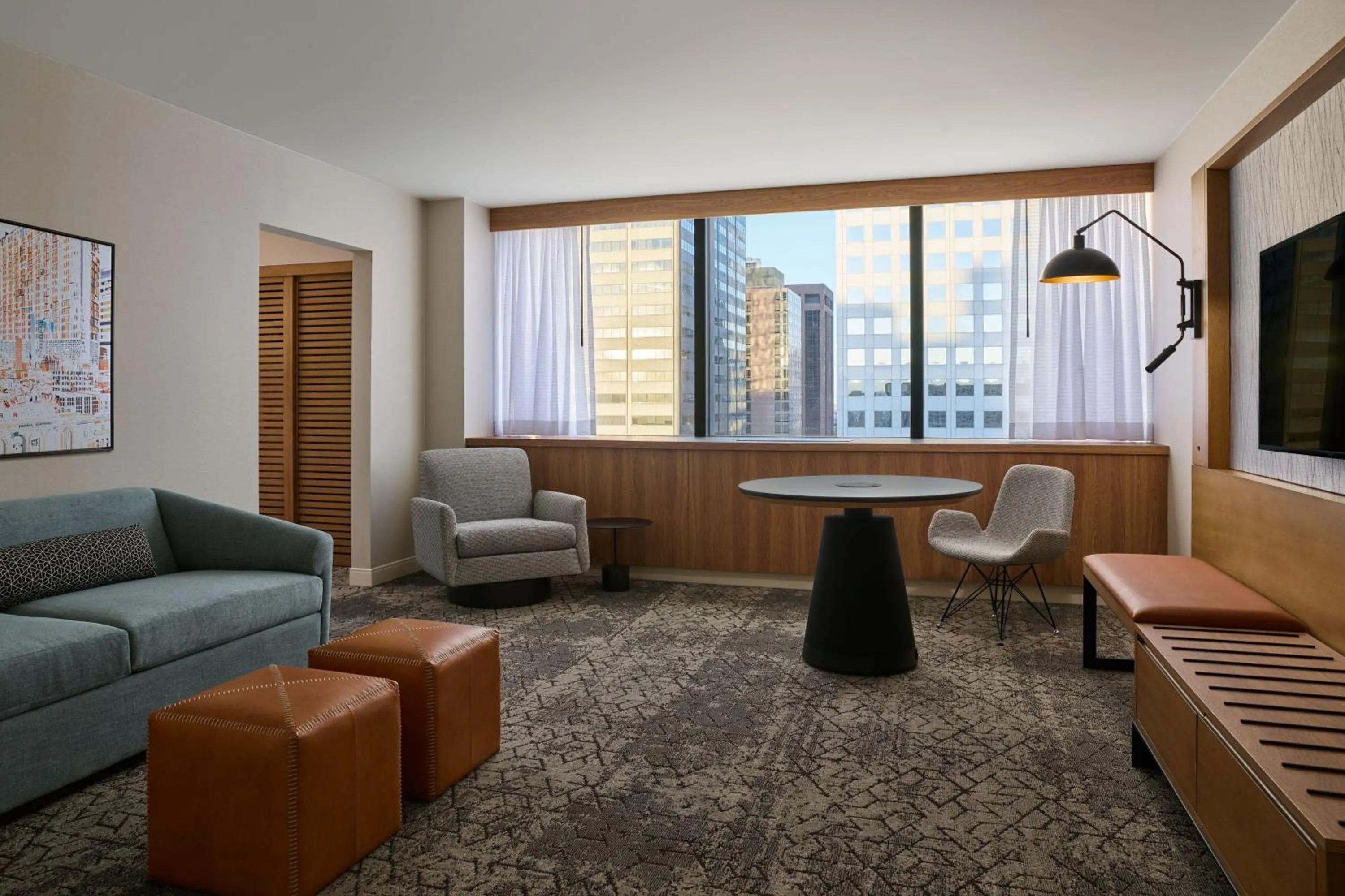 Living room in Sheraton Denver Downtown Hotel