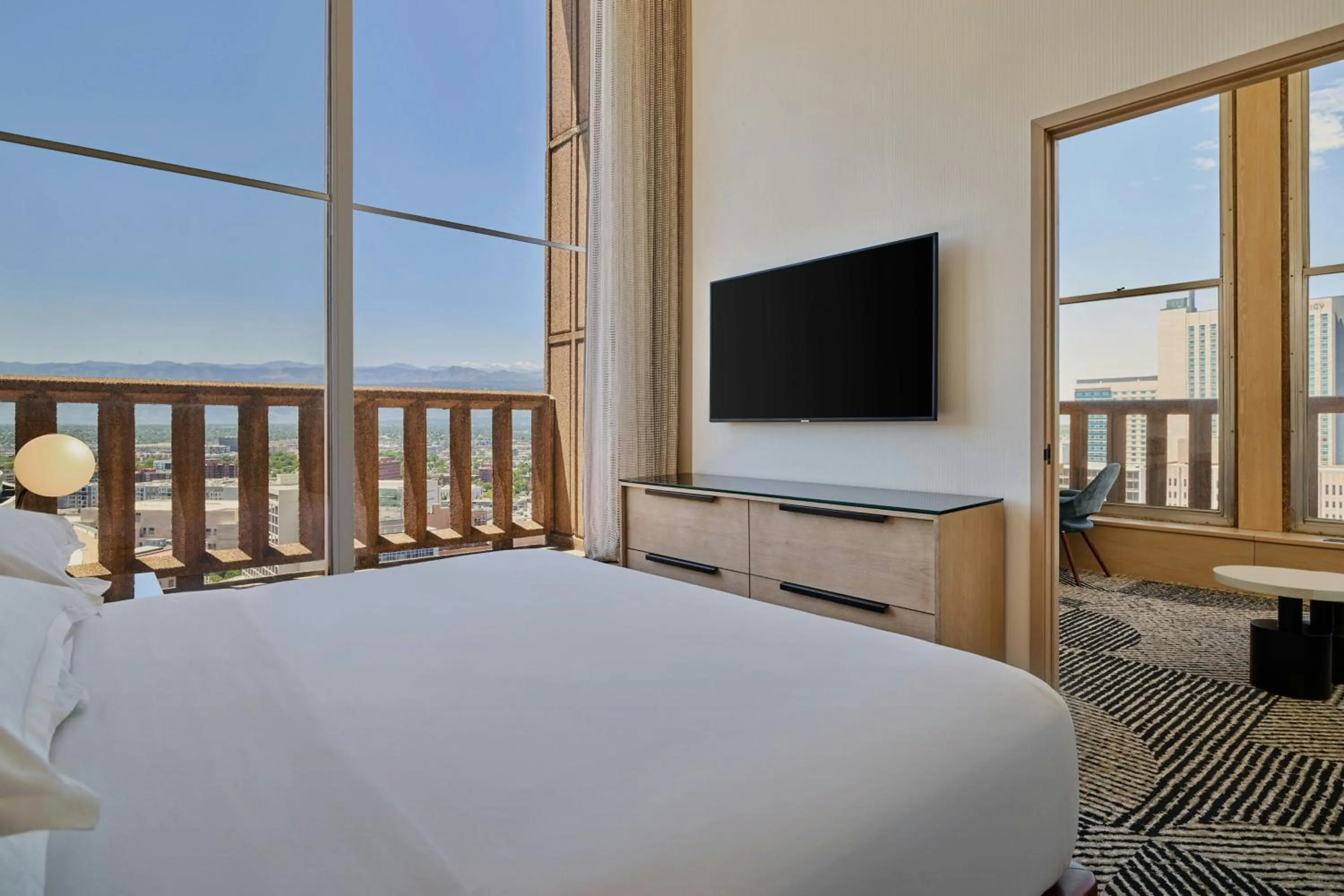 Bedroom, Bed in Sheraton Denver Downtown Hotel