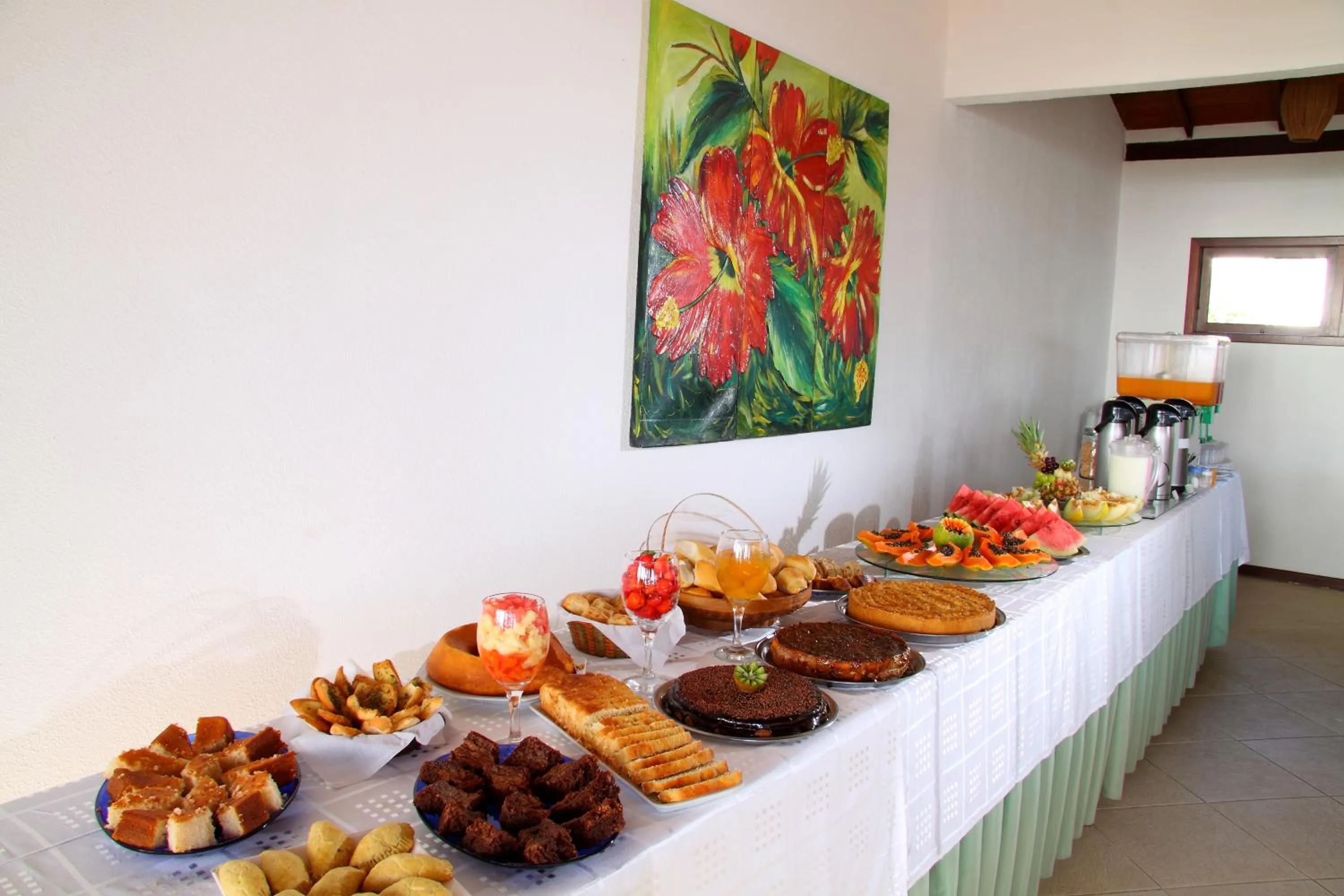 Buffet breakfast in Enseada dos Corais Praia Hotel