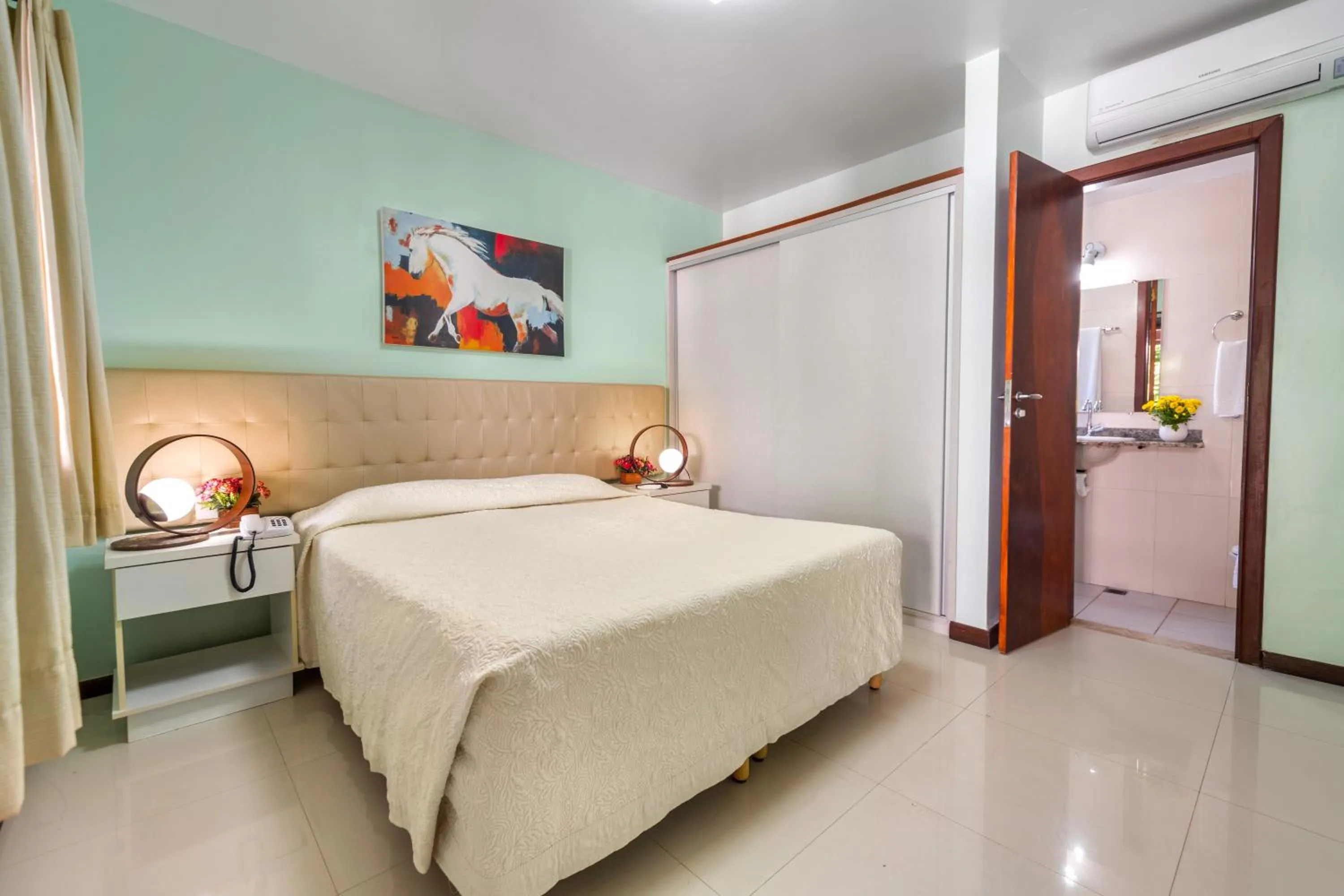 Bed in Enseada dos Corais Praia Hotel