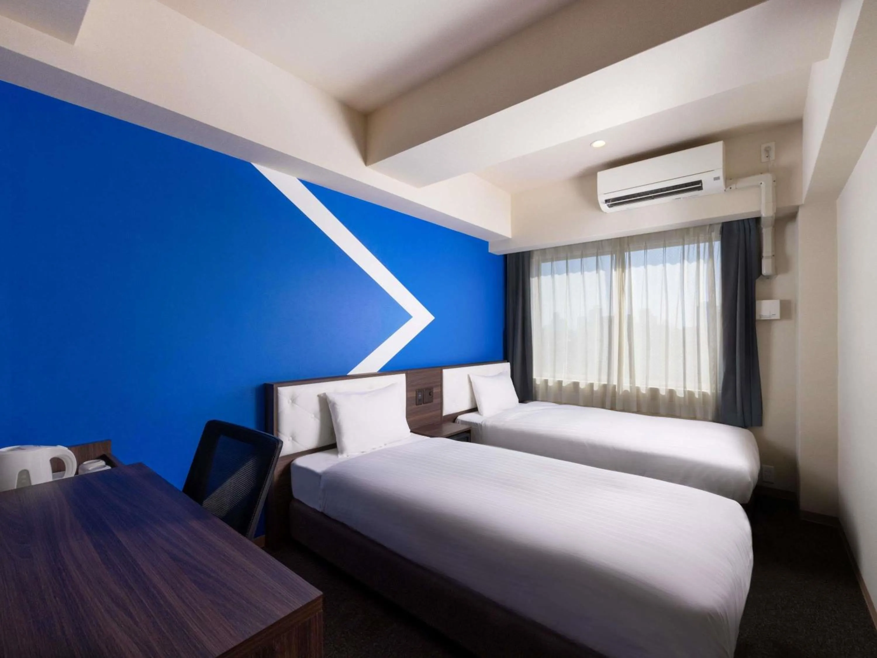 Bedroom, Bed in ibis Budget Osaka Umeda