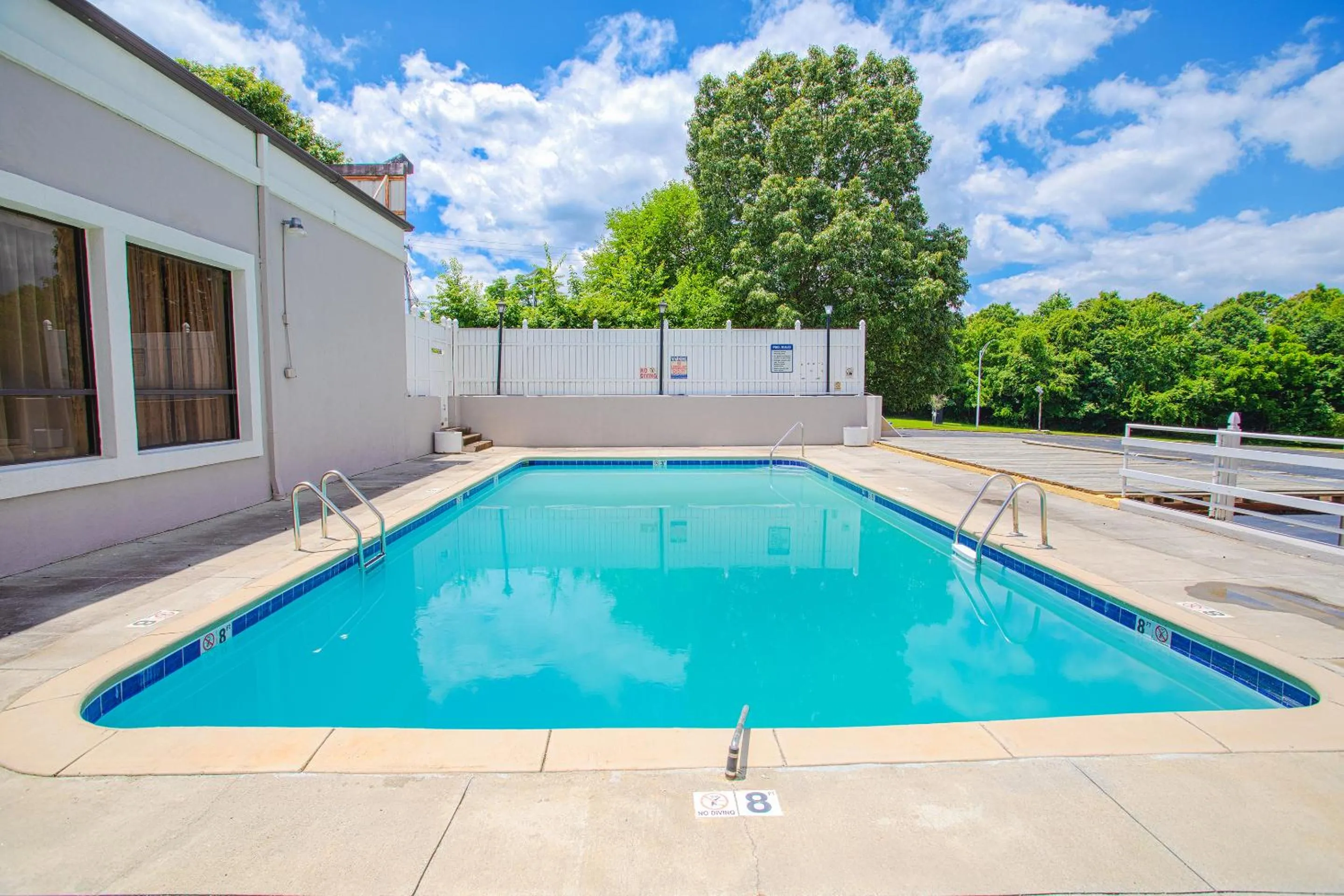 Swimming pool in Americas Best Value Inn Winston-Salem