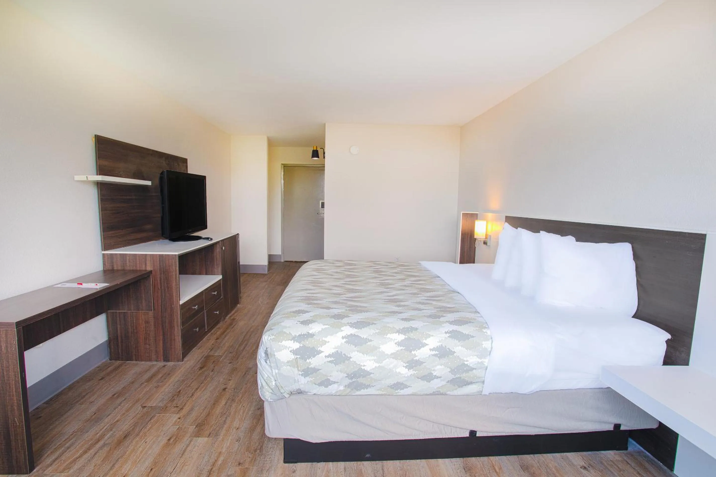 Bed in Americas Best Value Inn Winston-Salem