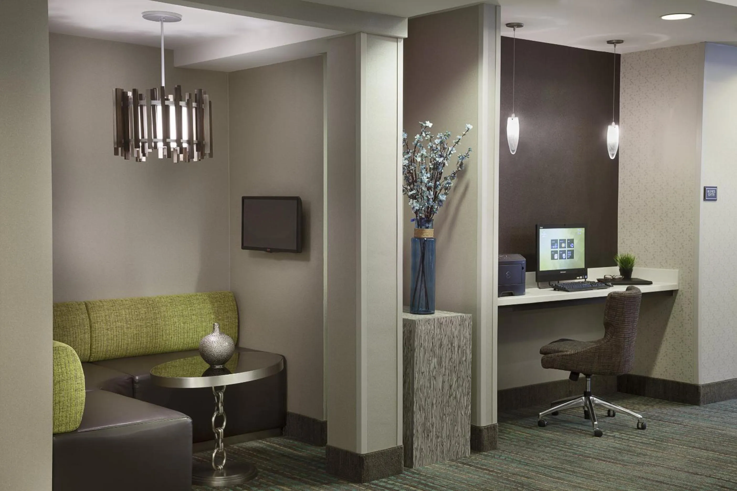 Business facilities in Cambridge Suites Mississauga