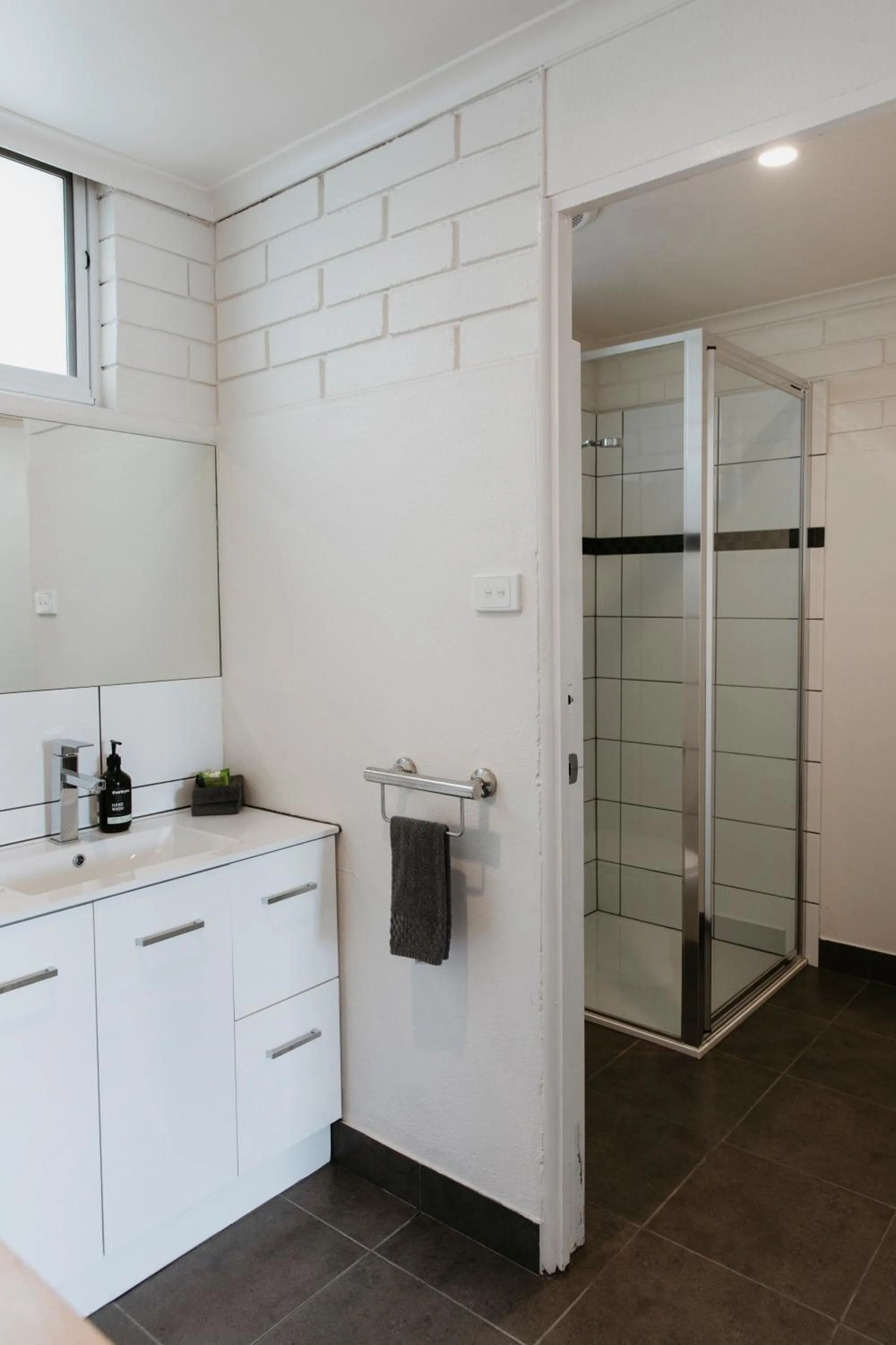 Bathroom in Anchor Wheel Motel
