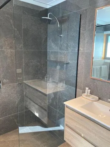 Bathroom in Anchor Wheel Motel