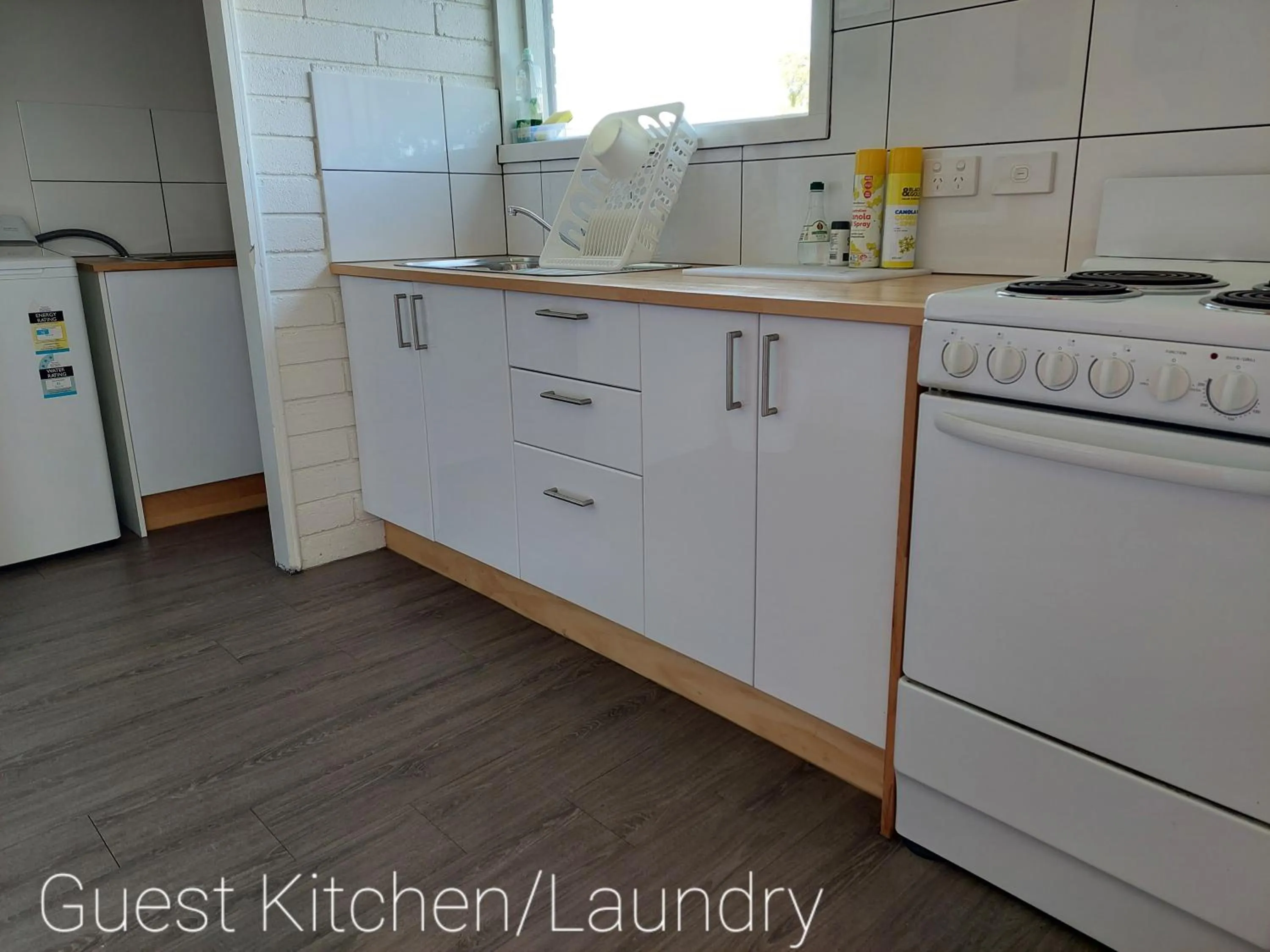 Kitchen or kitchenette in Anchor Wheel Motel