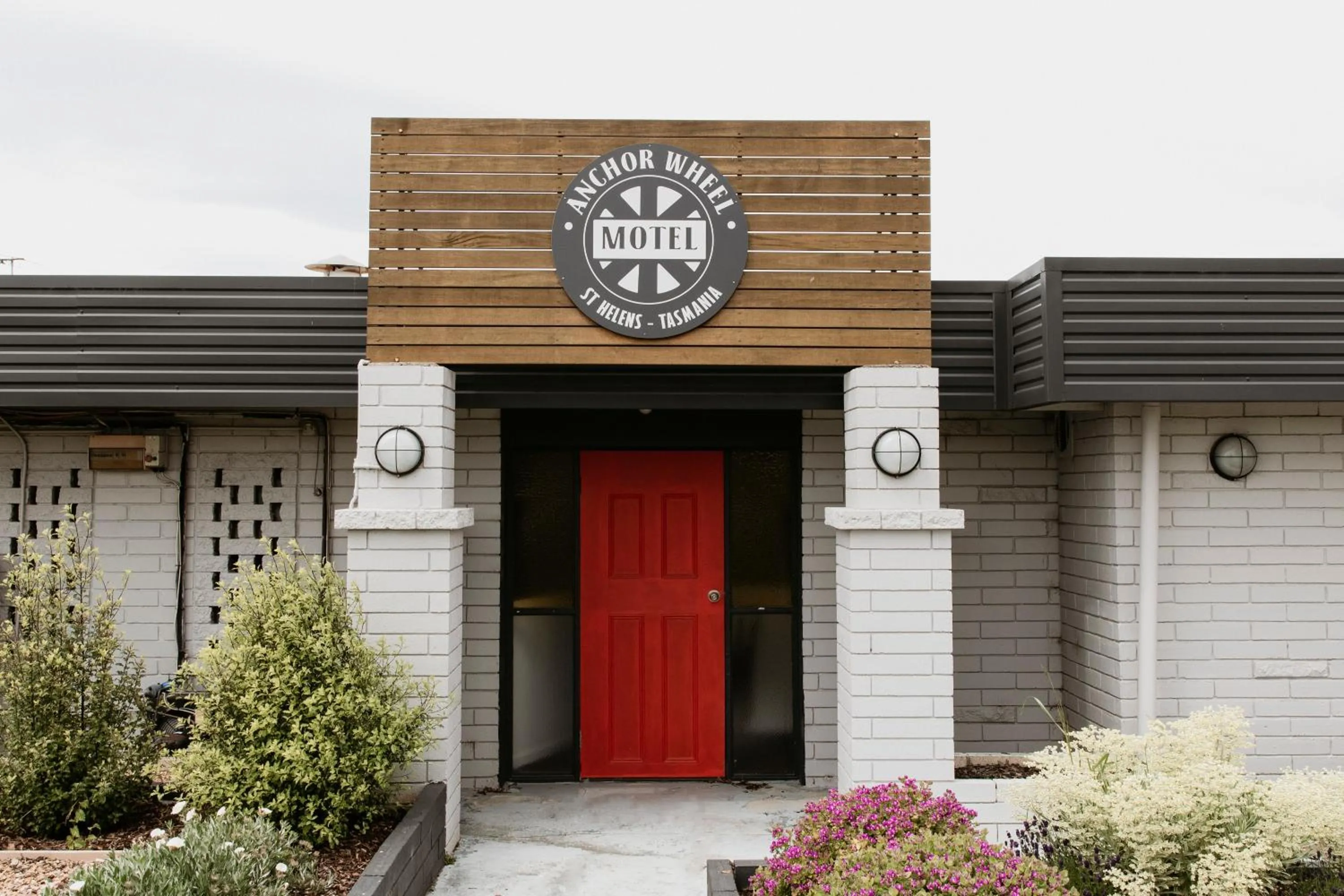Facade/entrance in Anchor Wheel Motel