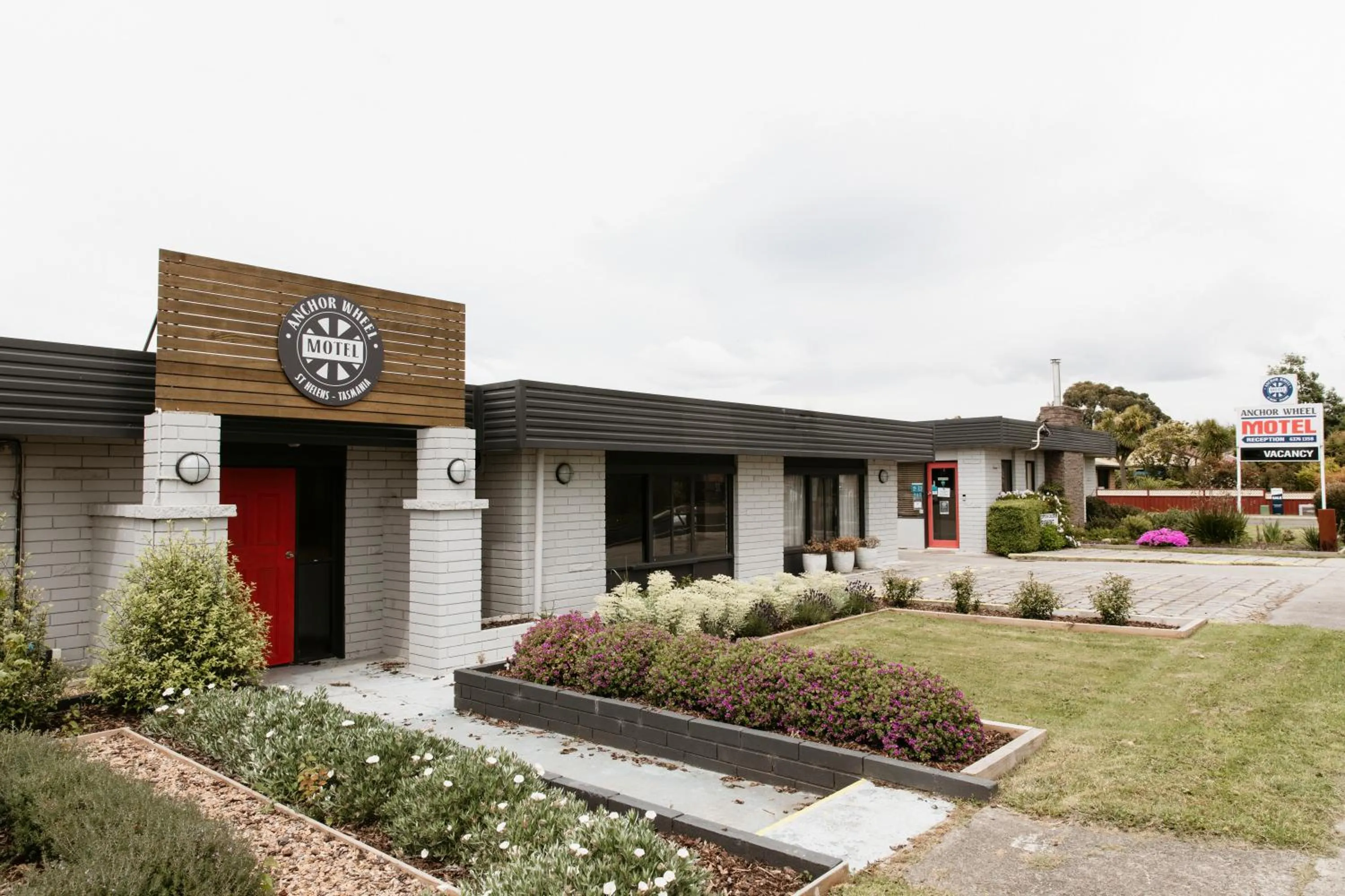 Property building in Anchor Wheel Motel