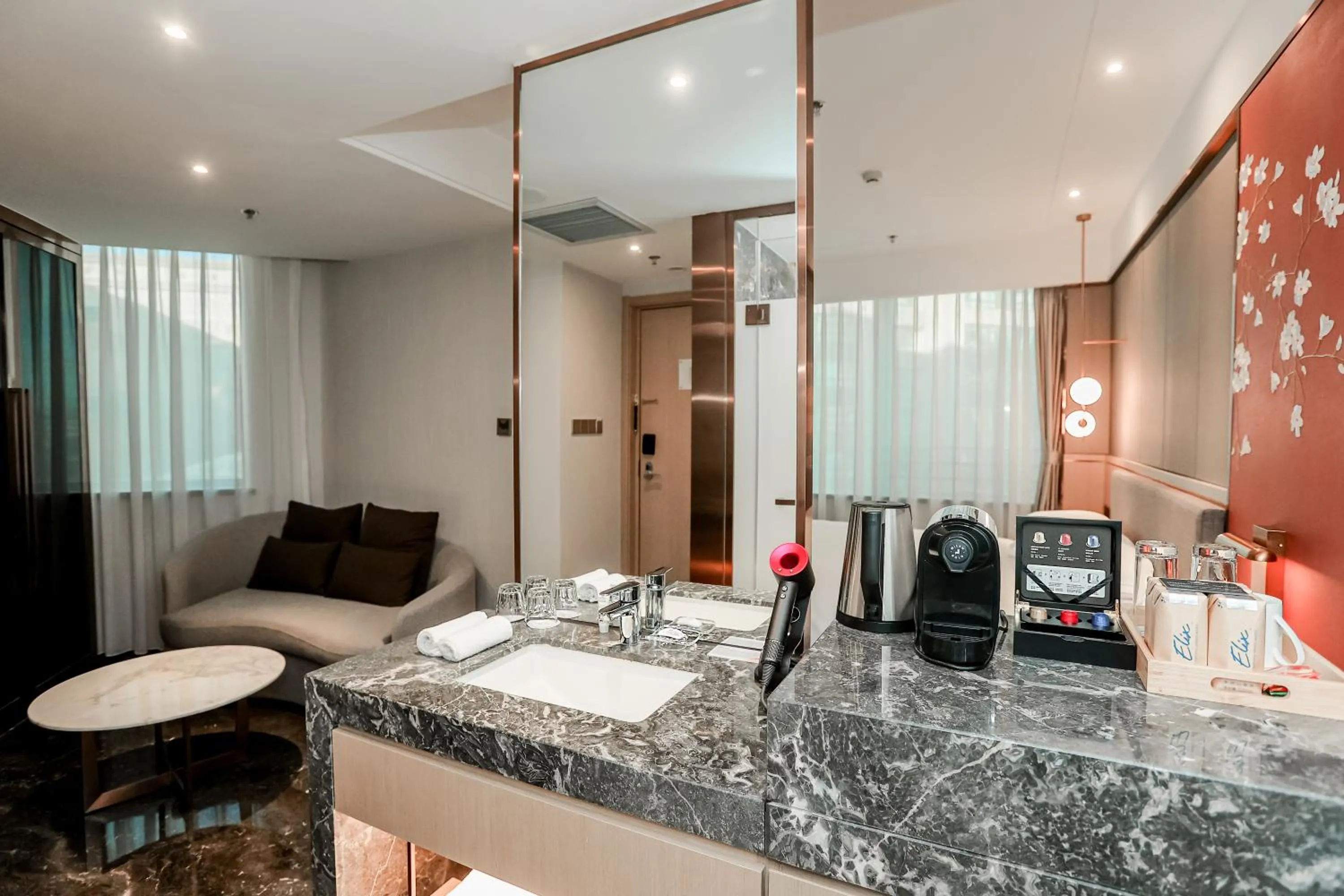 Bathroom in Howard Johnson Paragon Hotel Beijing