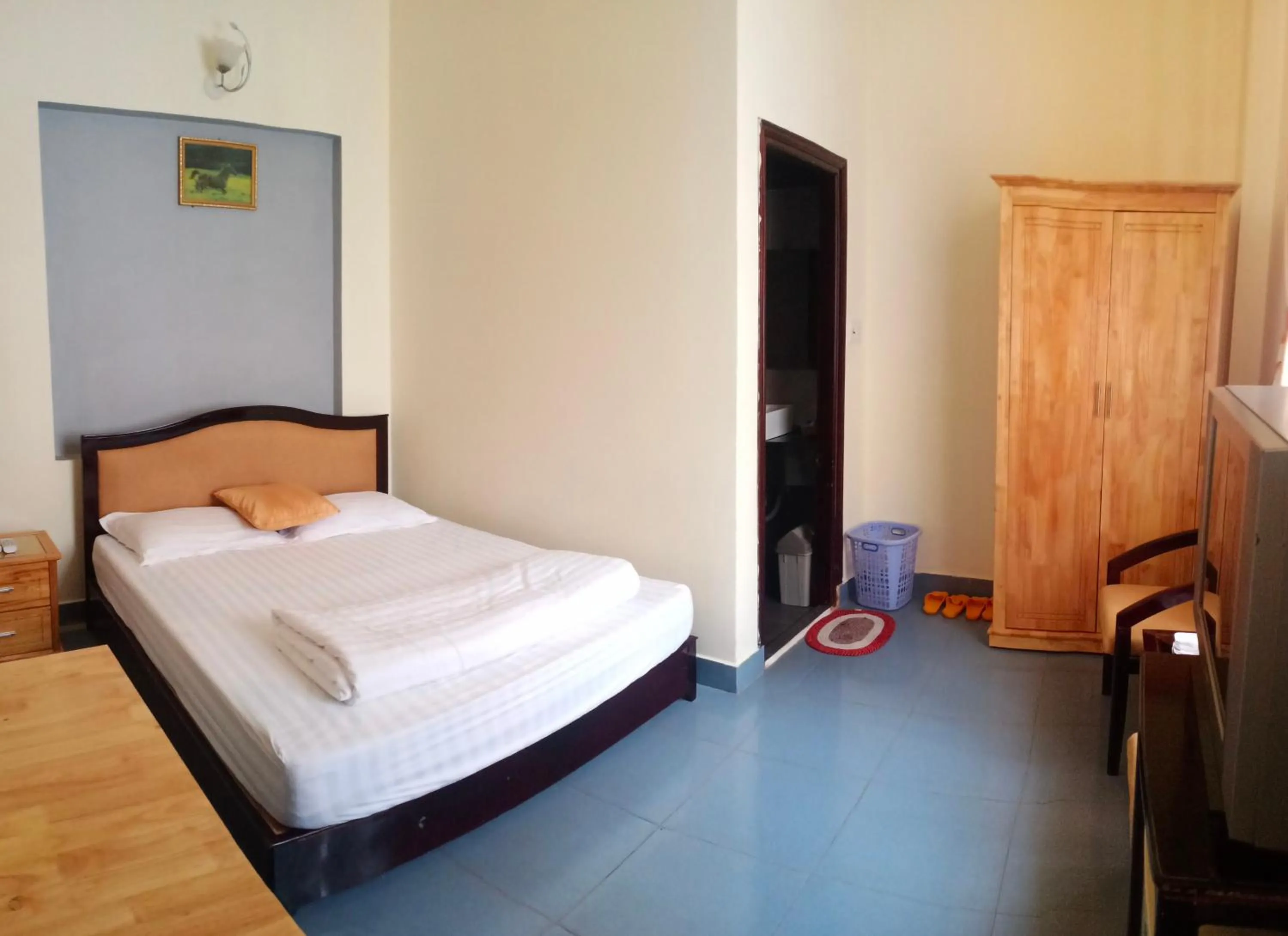 Bedroom, Bed in Cat Phu Hotel