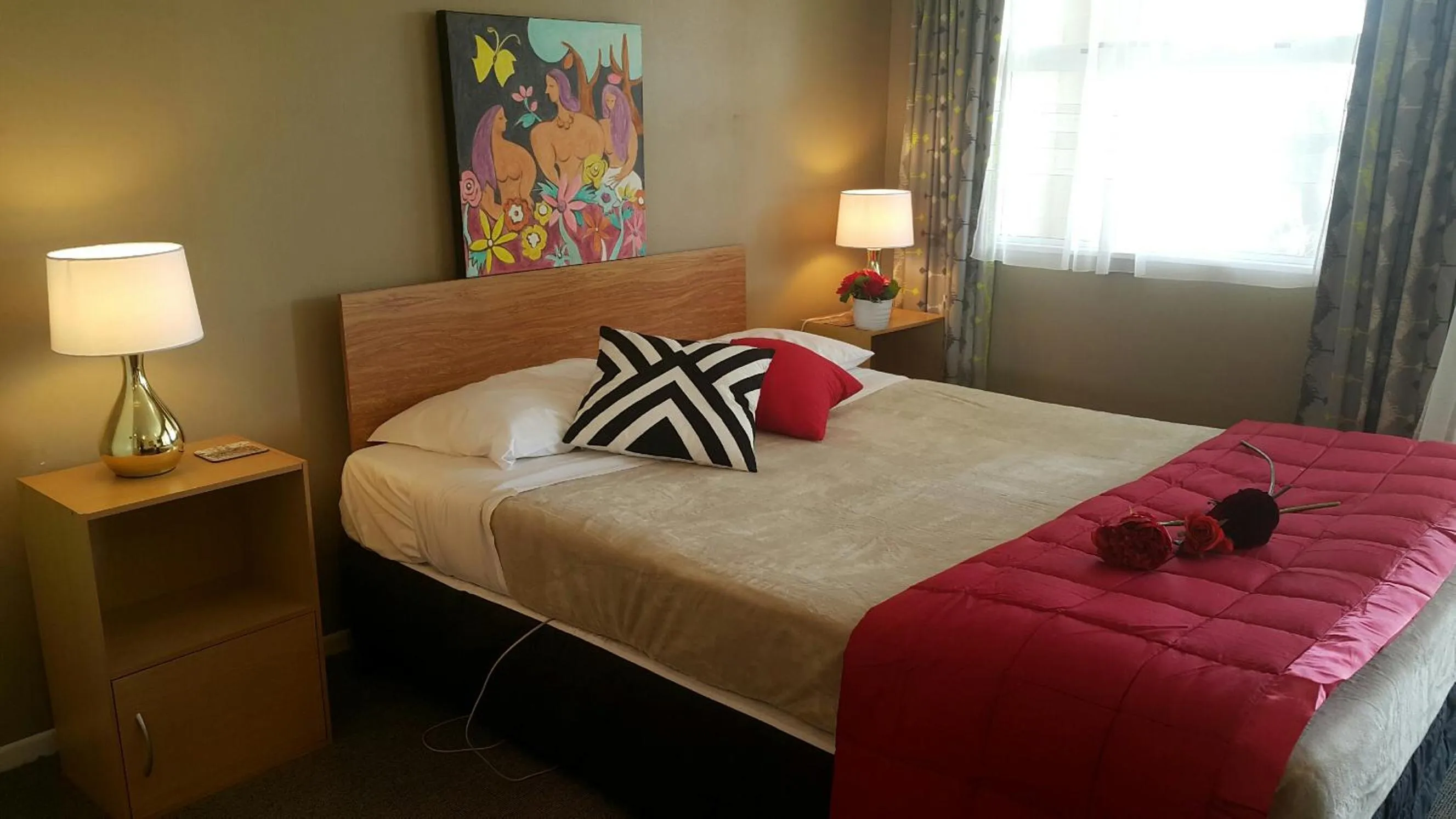 Bed in Six On Union Motel