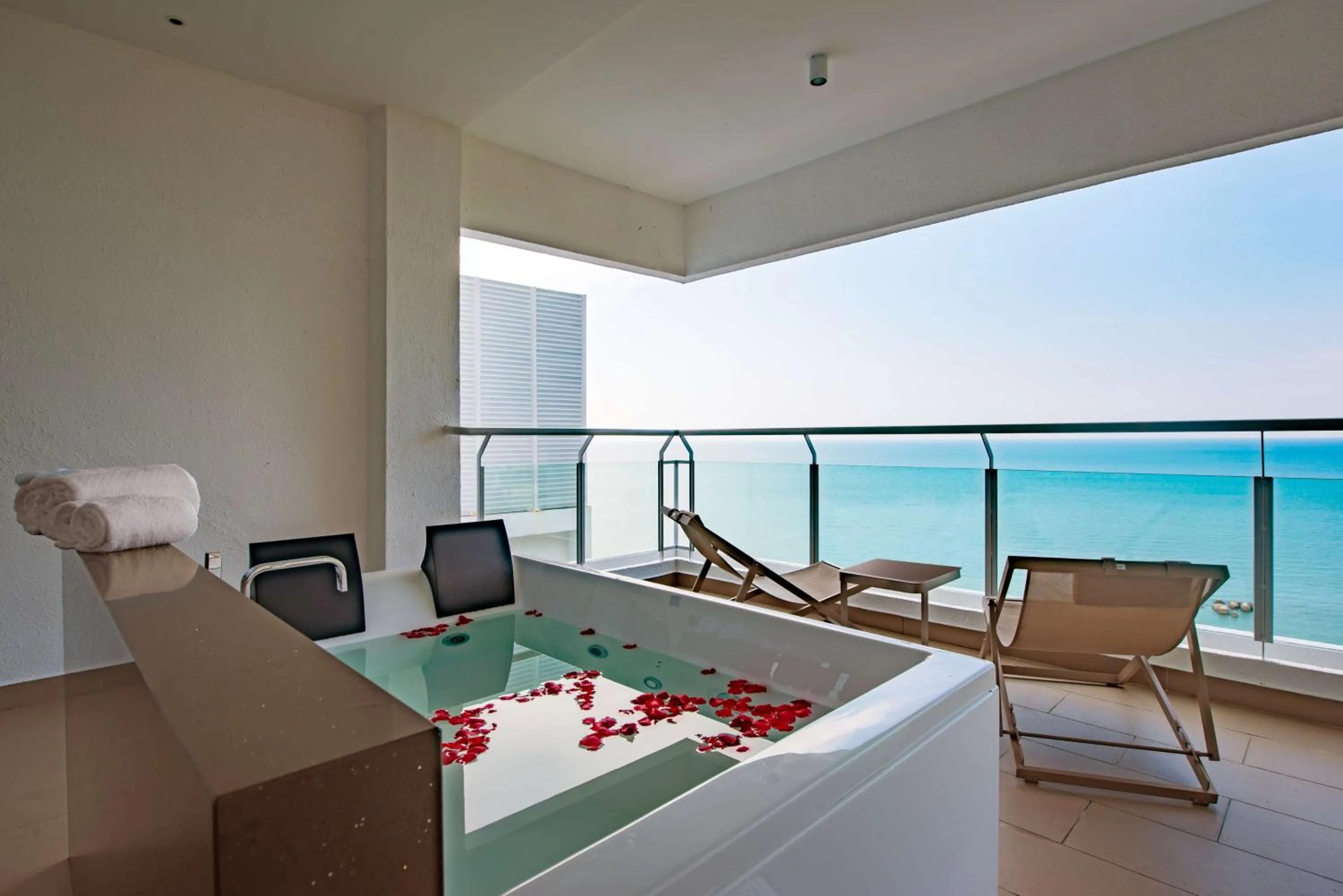 Bathroom in DoubleTree Resort by Hilton Hotel Penang