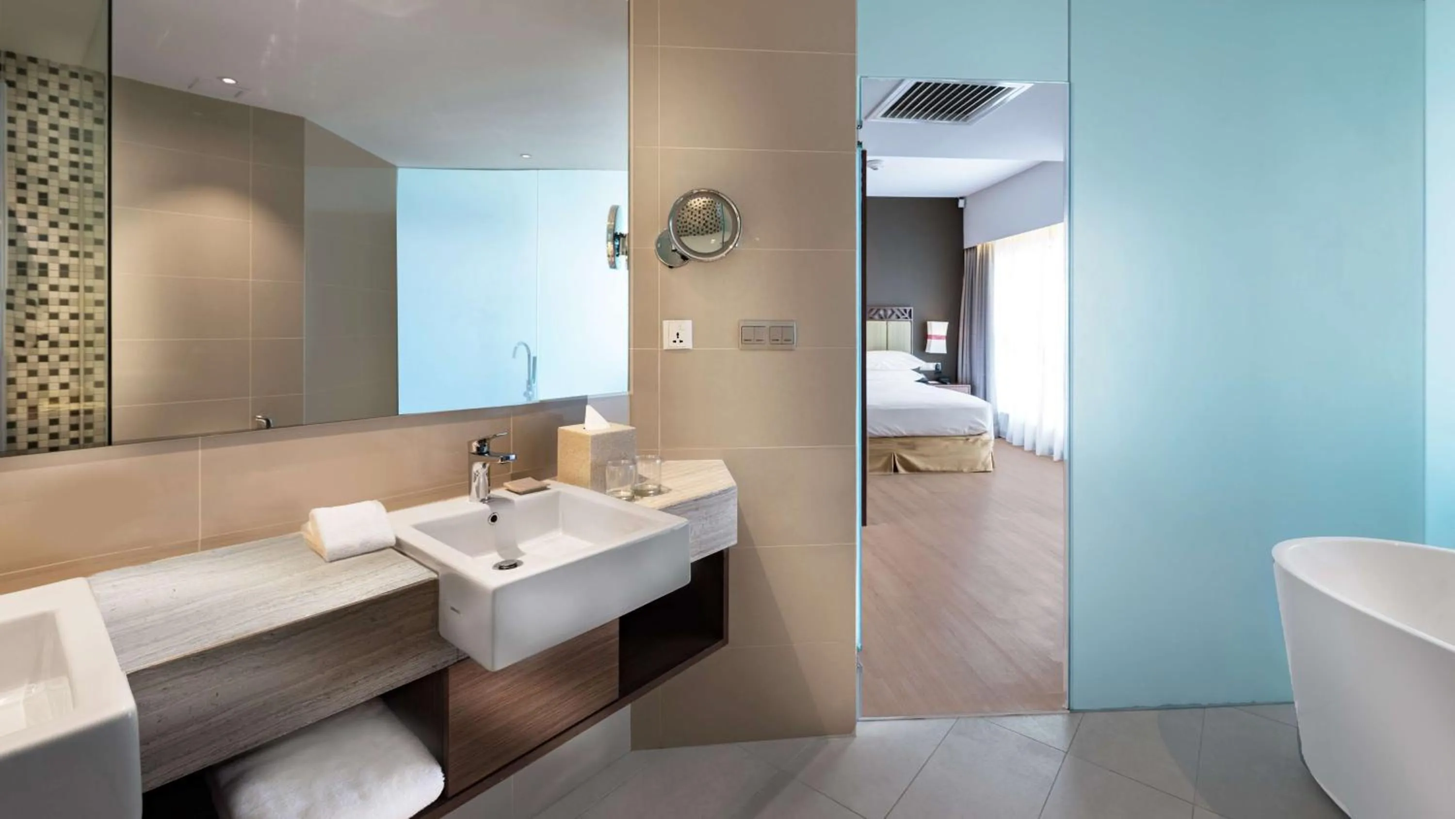Bathroom, Bed in DoubleTree Resort by Hilton Hotel Penang