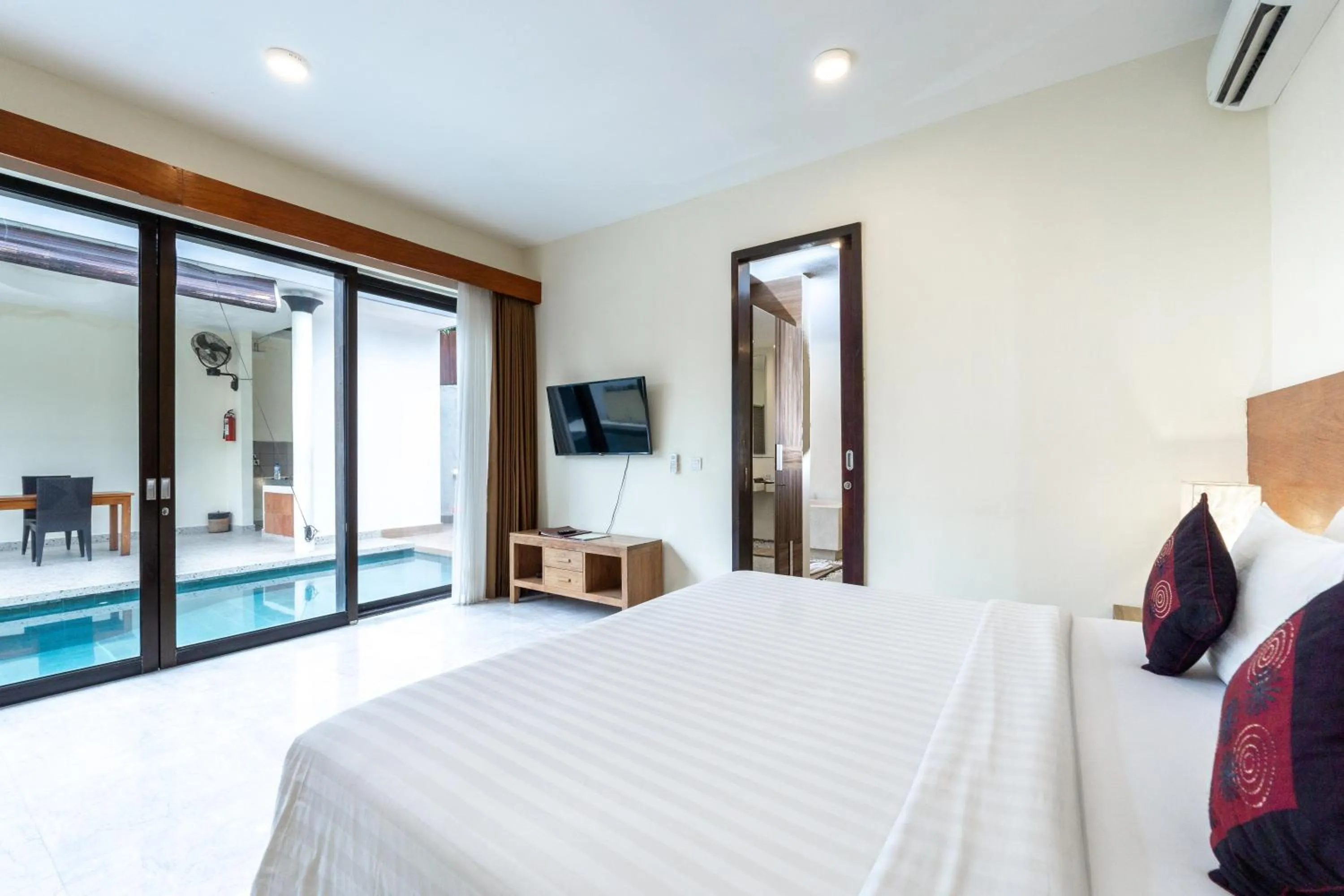Bedroom, Bed in Jay's Villa Umalas