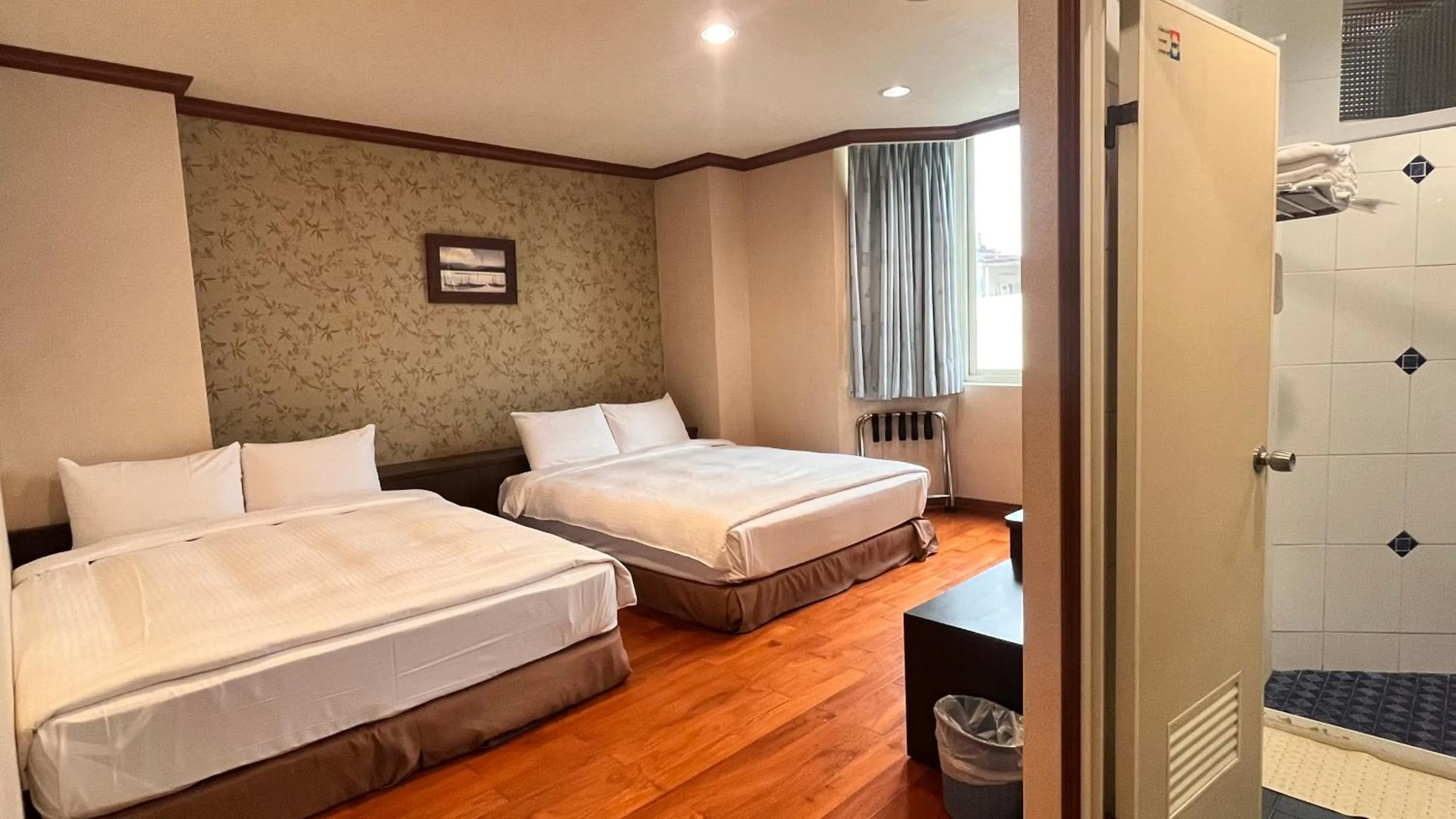 Photo of the whole room, Bed in Xiu Shui Hotel