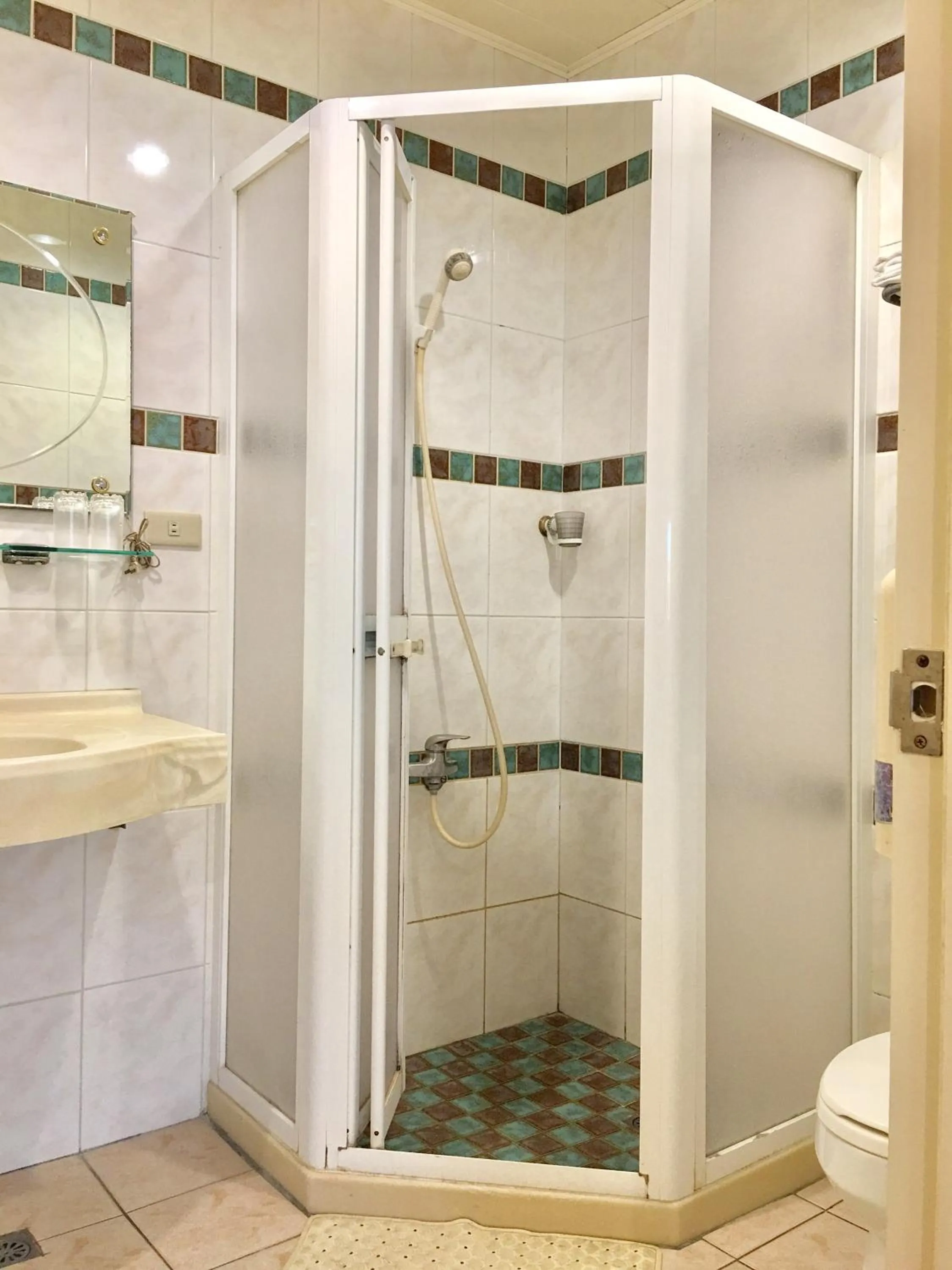 Shower in Xiu Shui Hotel