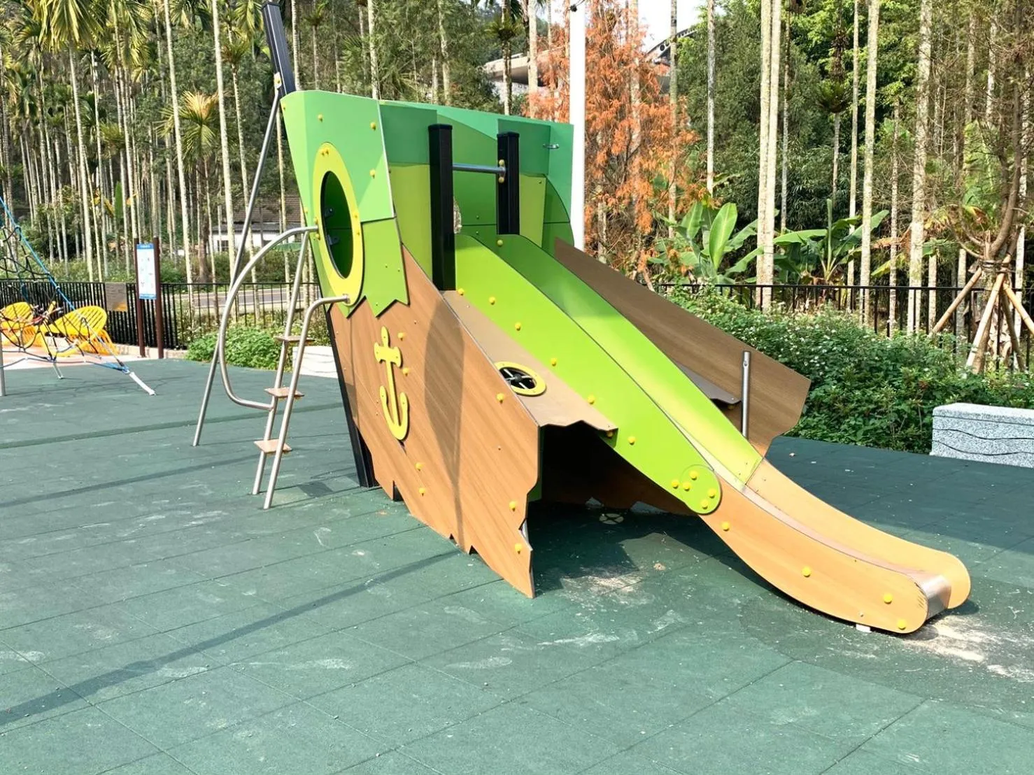 Children play ground in Xiu Shui Hotel