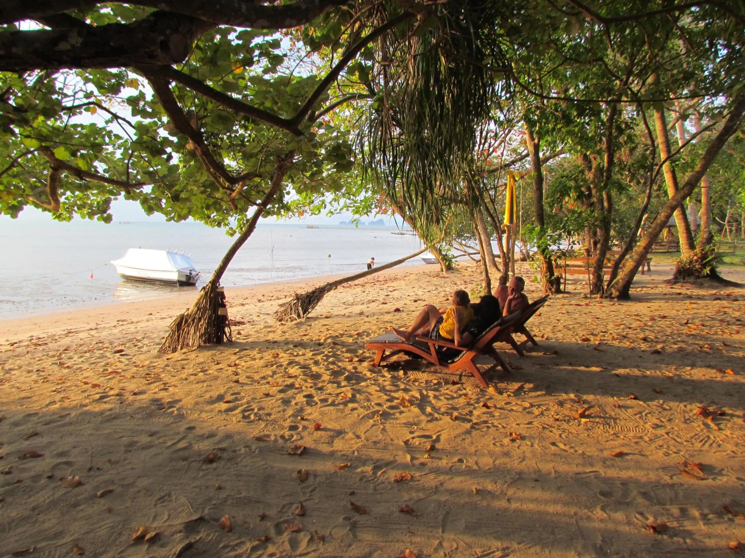 Beach in KhaoTong Villa at Melina's