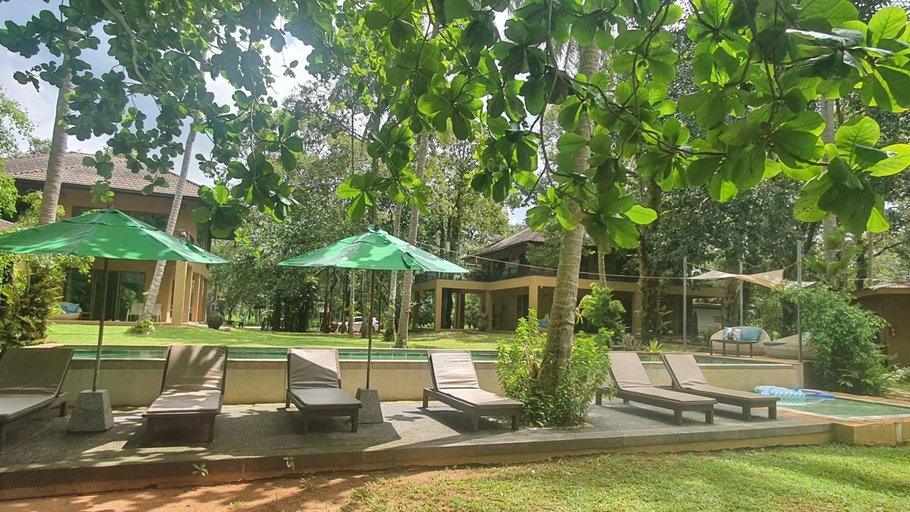 Swimming pool in KhaoTong Villa at Melina's
