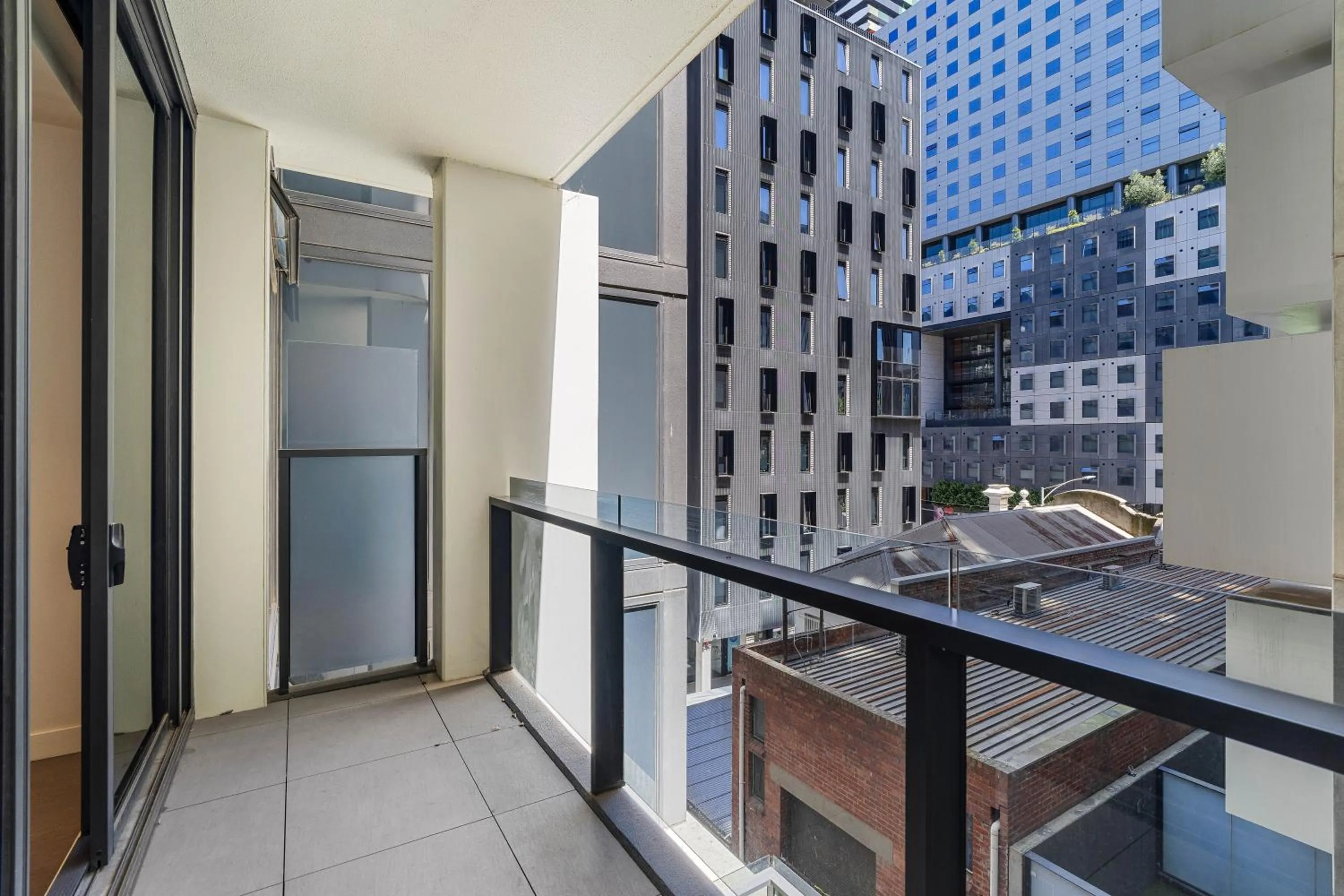 Day in The Eminence Apartments by CLLIX