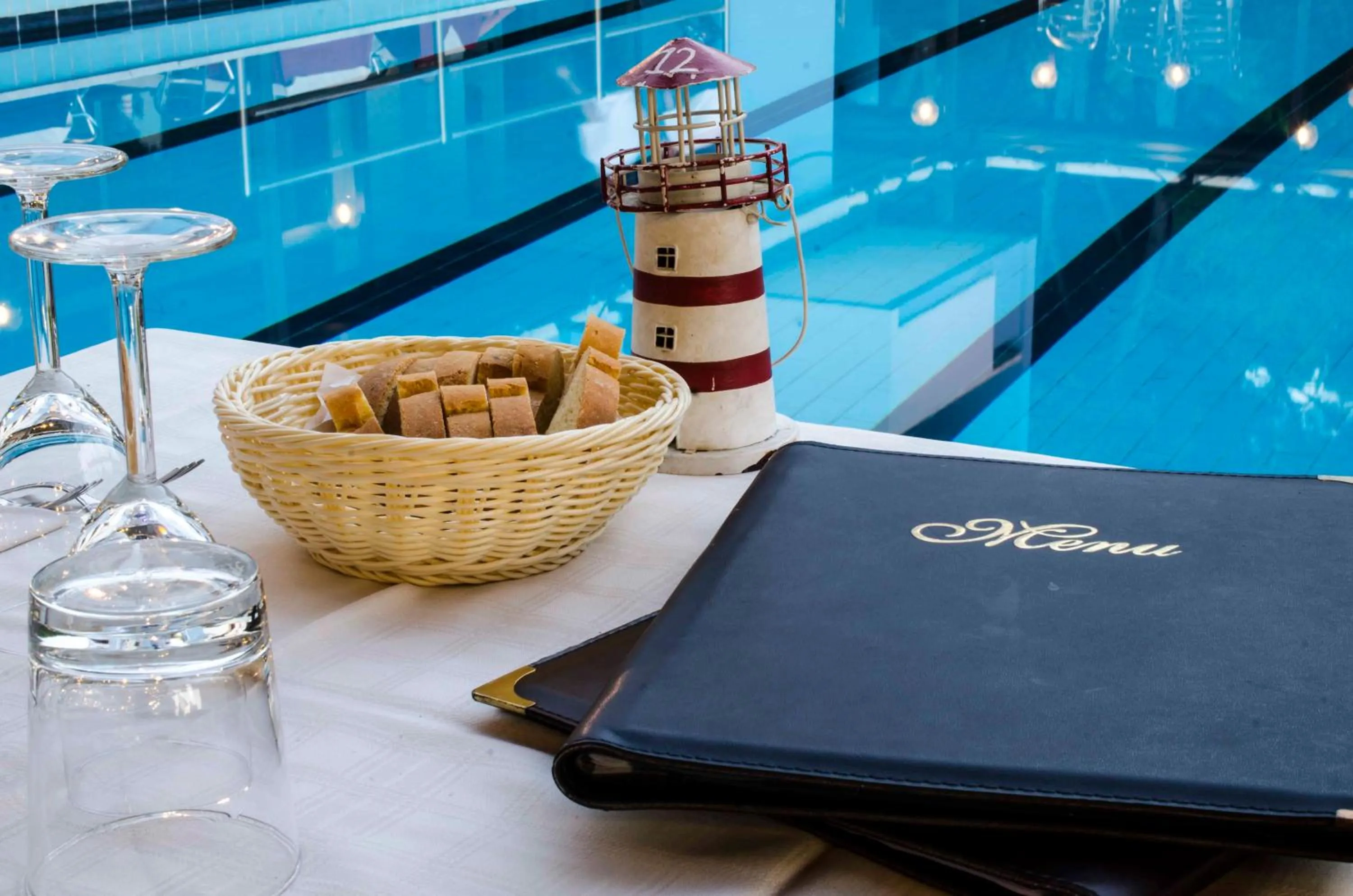 Restaurant/places to eat in Grand Hotel Helios