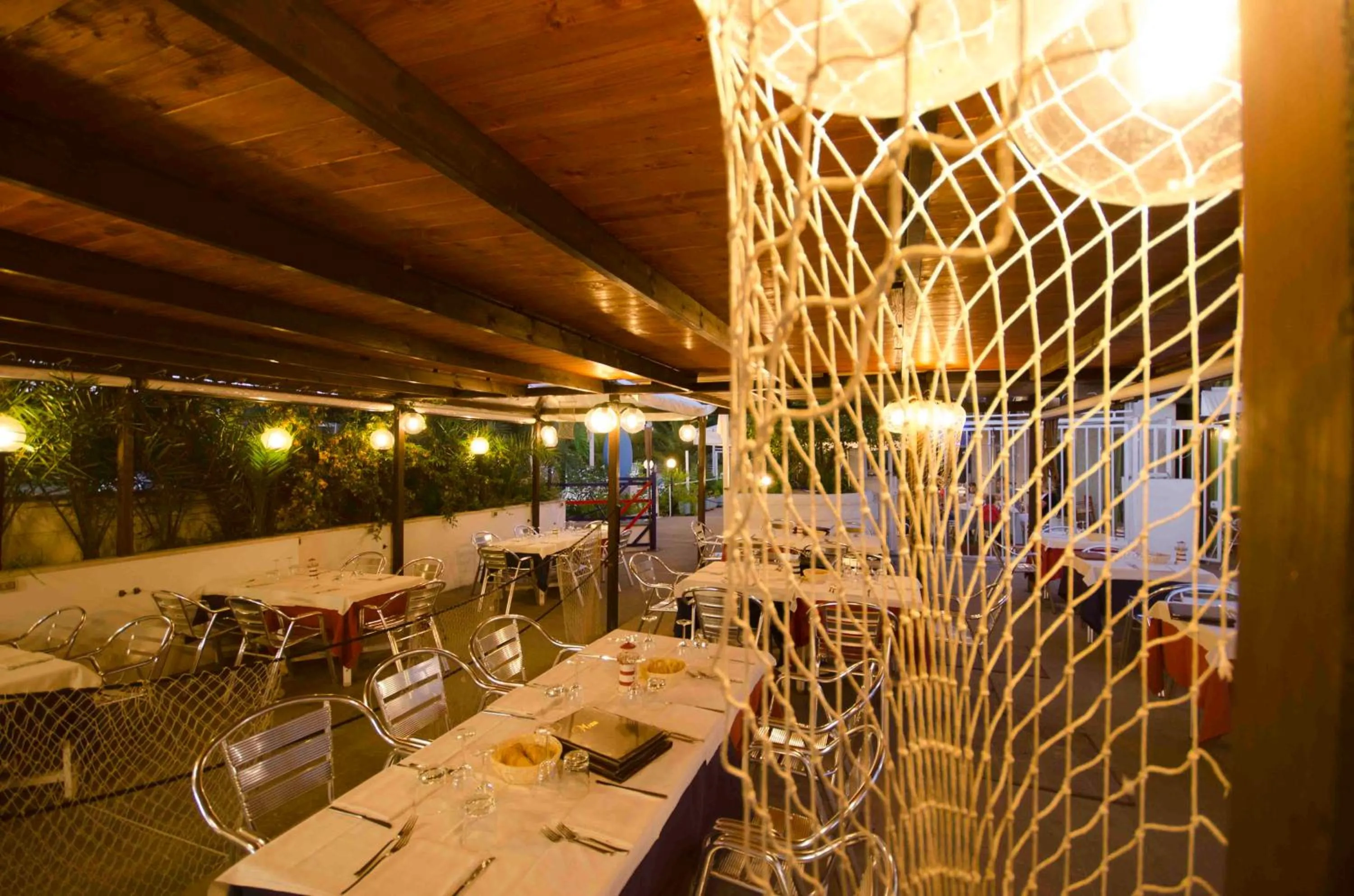 Restaurant/places to eat in Grand Hotel Helios