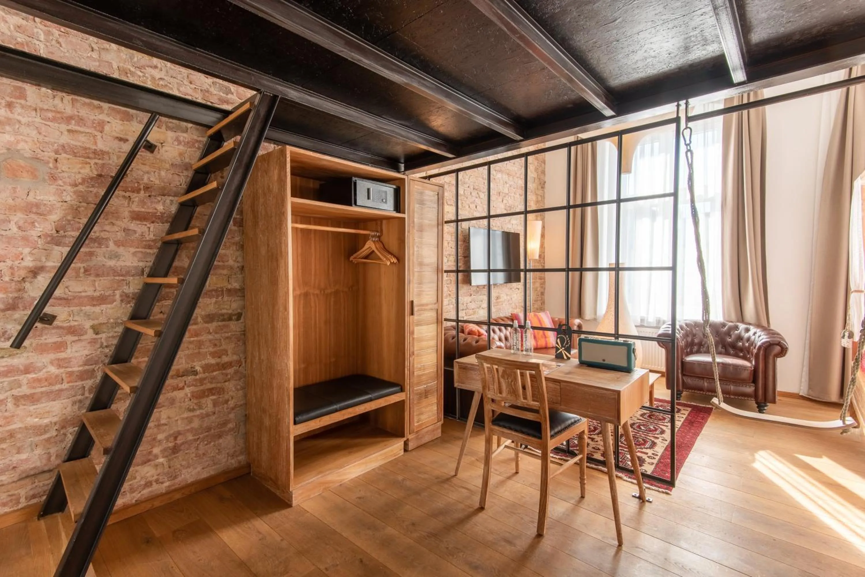 Photo of the whole room in Lulu Guldsmeden