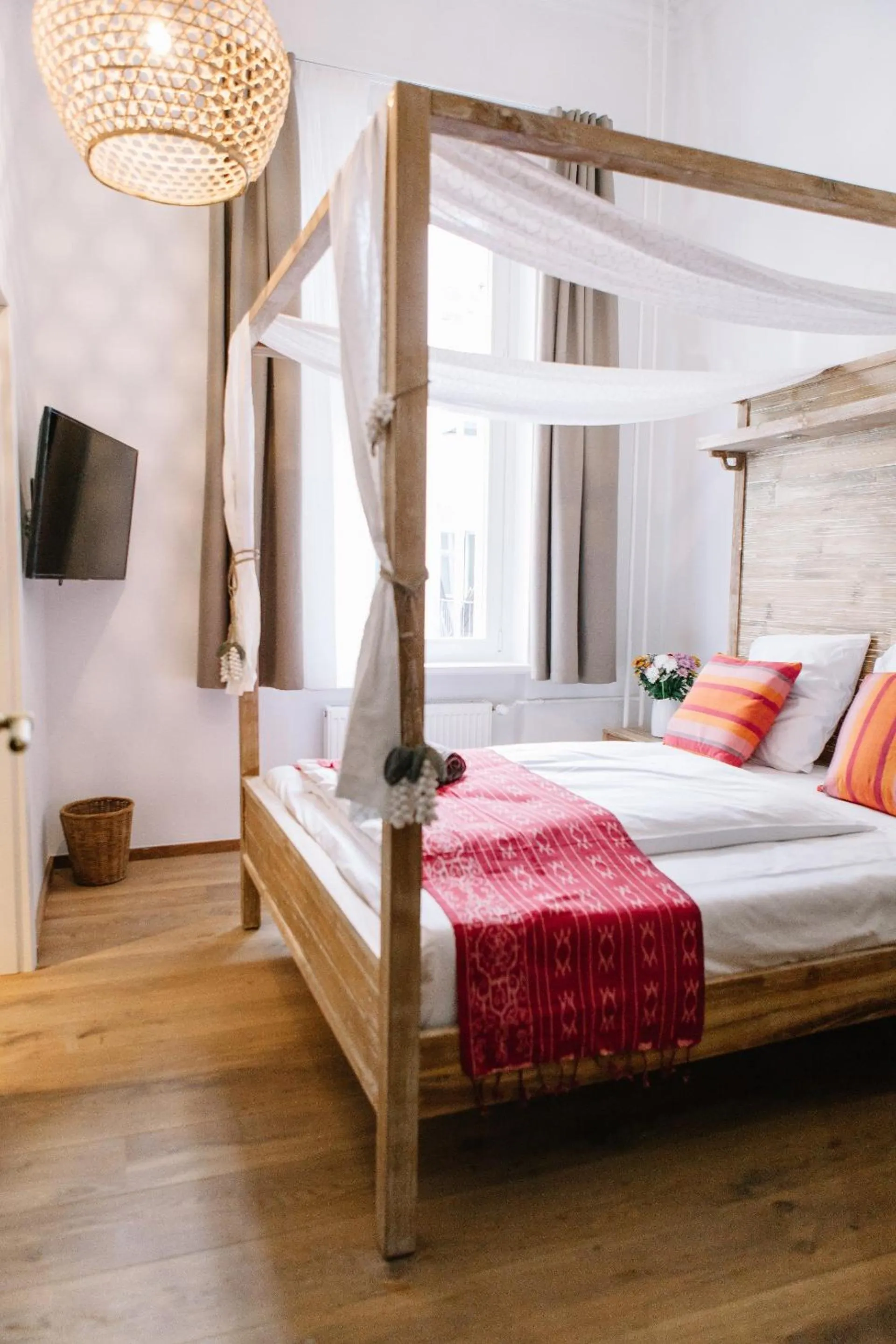 Bedroom, Bed in Lulu Guldsmeden