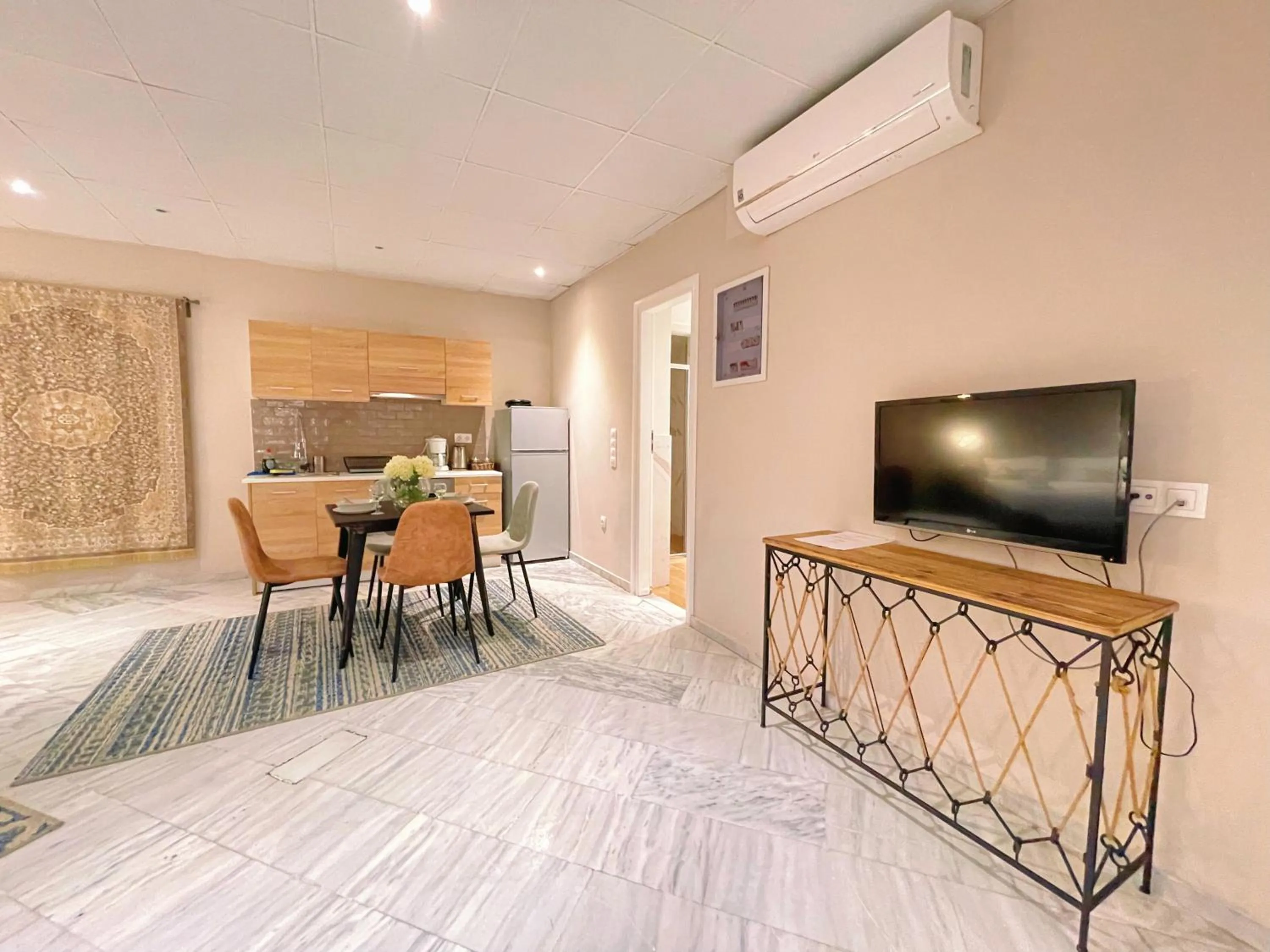 Kitchen or kitchenette in WSD Baia Acropolis Hotel Apartment