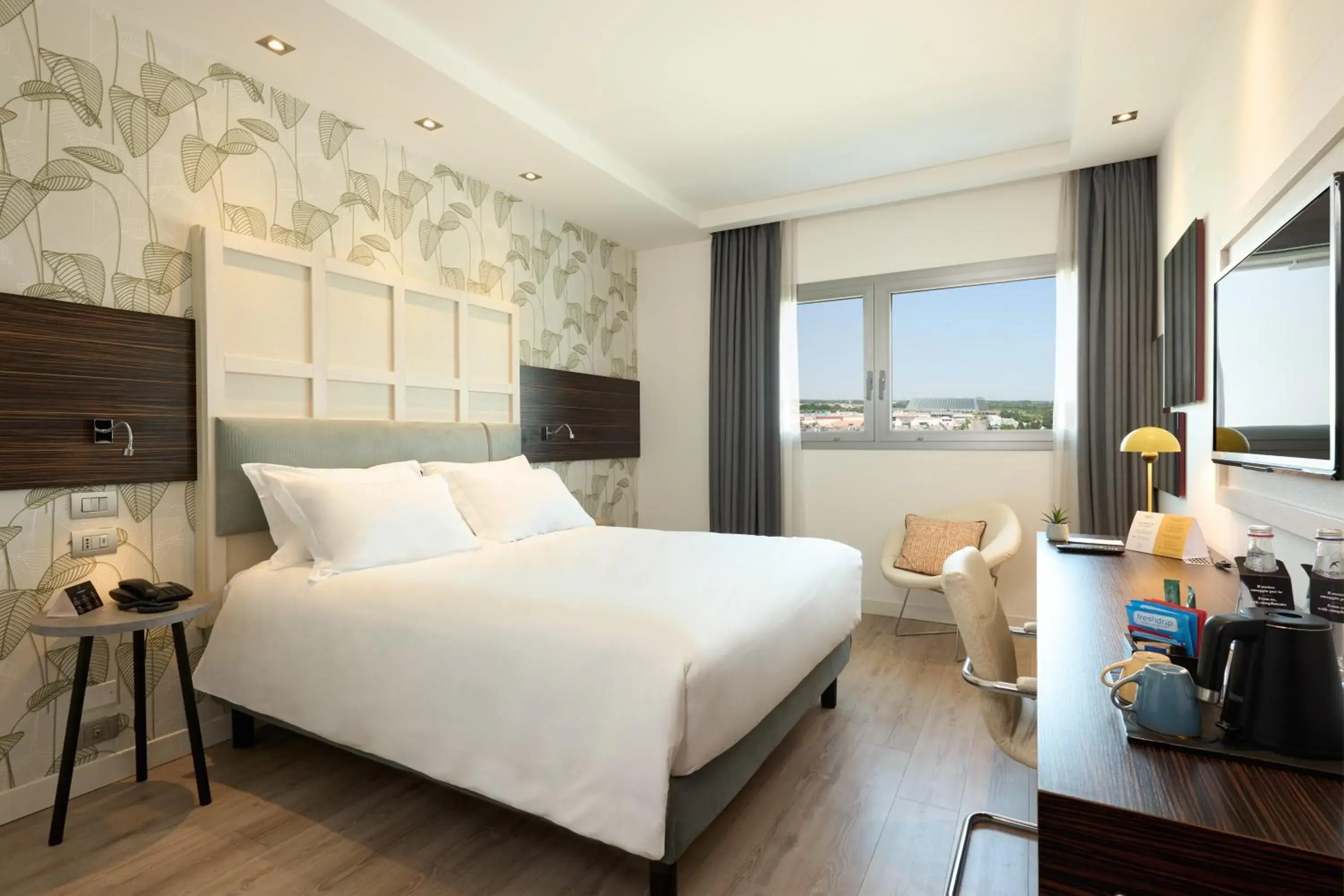 Standard Queen Room in voco Venice Mestre - The Quid by IHG Standard Queen Room in voco Venice Mestre - The Quid by IHG