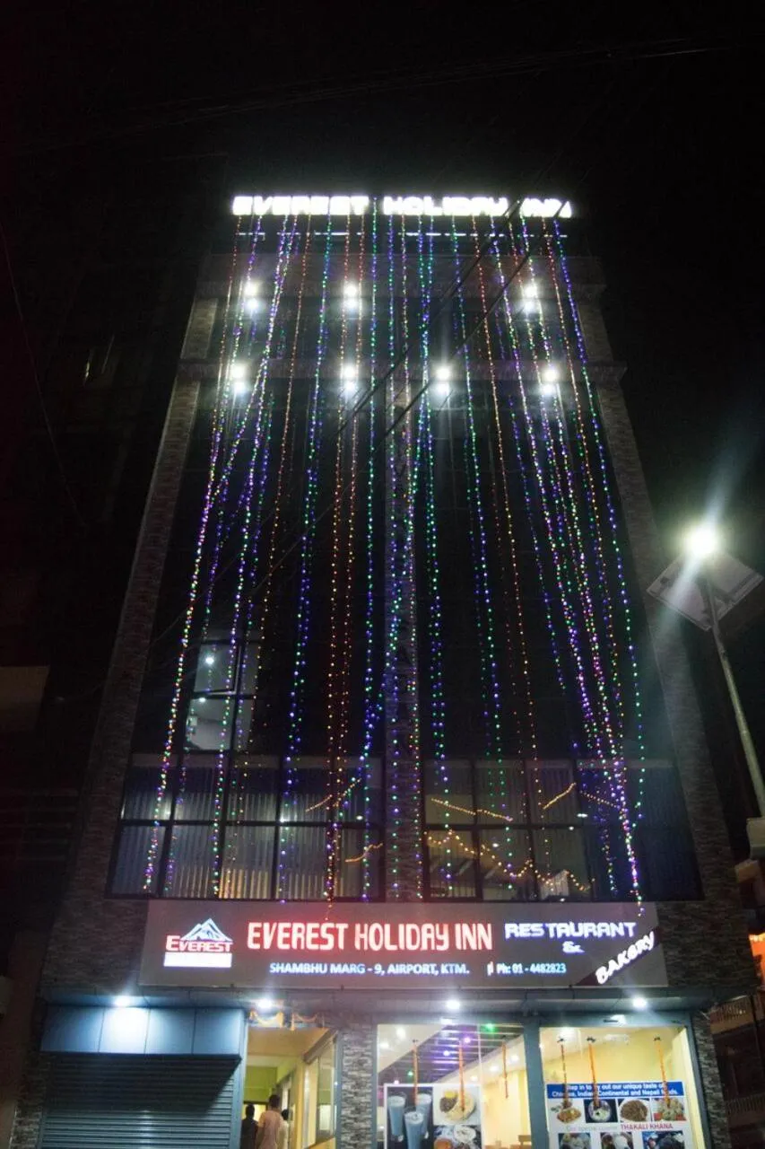 Everest Holiday Inn