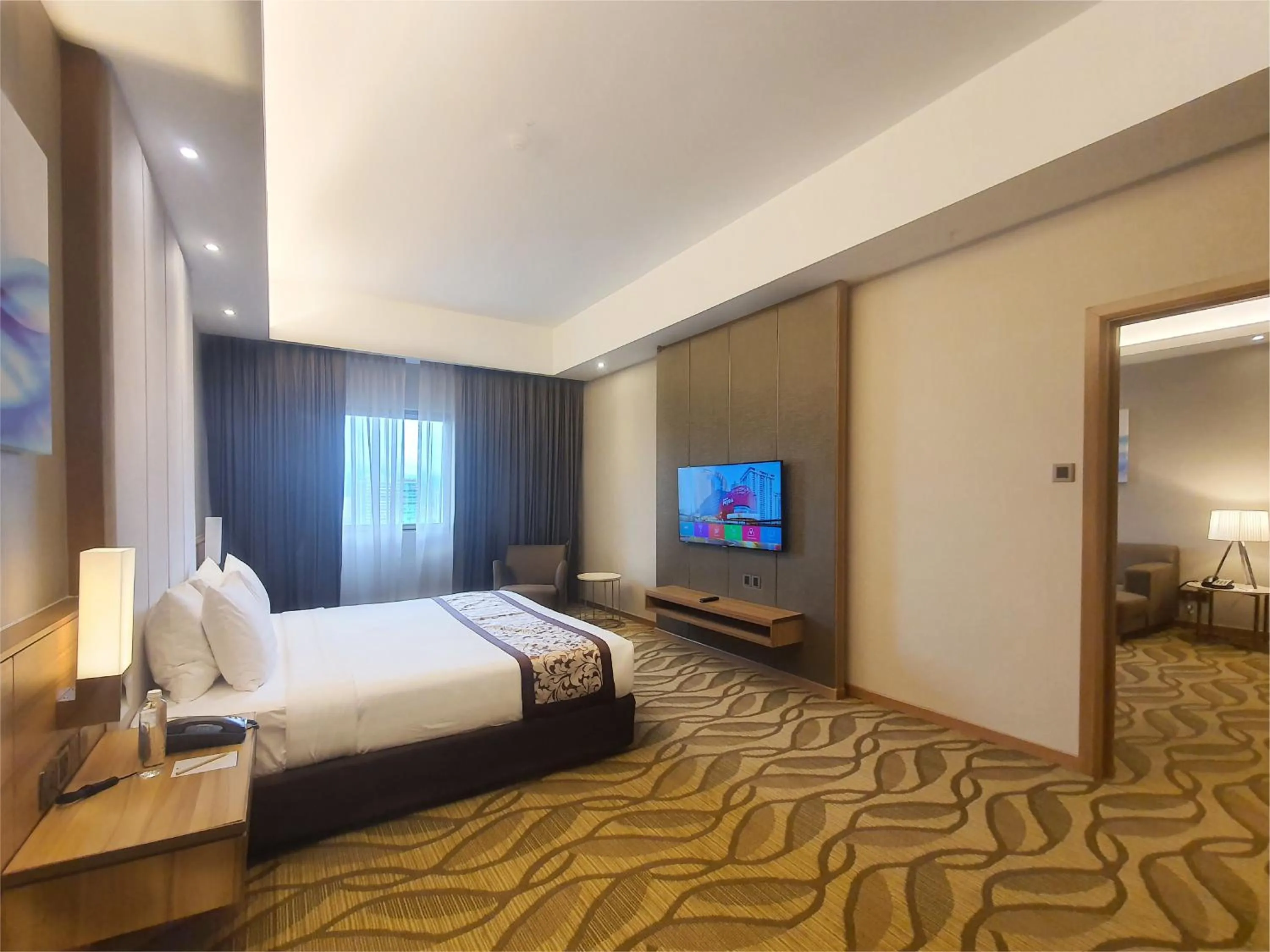 Communal lounge/ TV room, Bed in Sunway Putra Hotel Kuala Lumpur