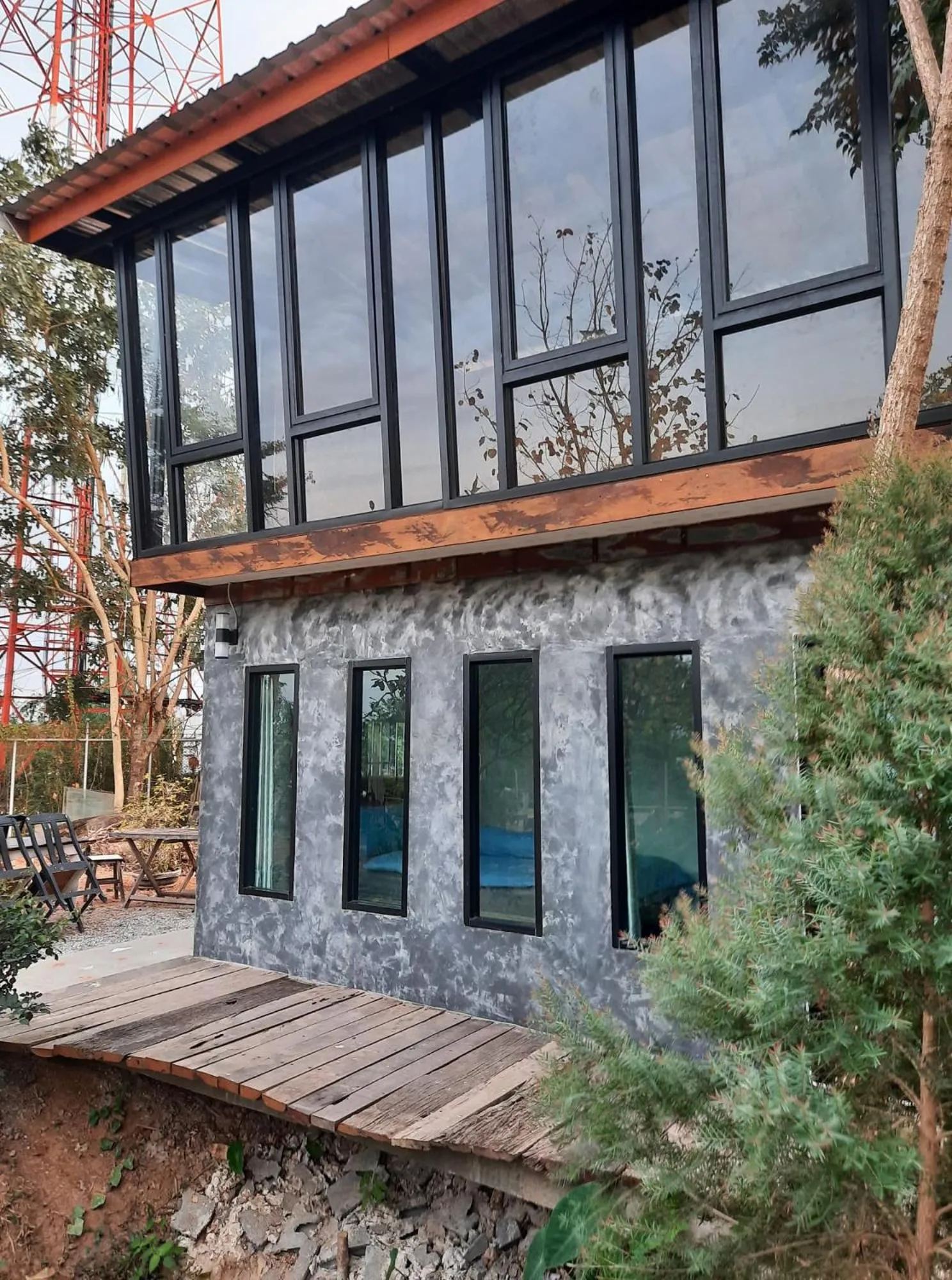 Property building in Heuan Na Khee