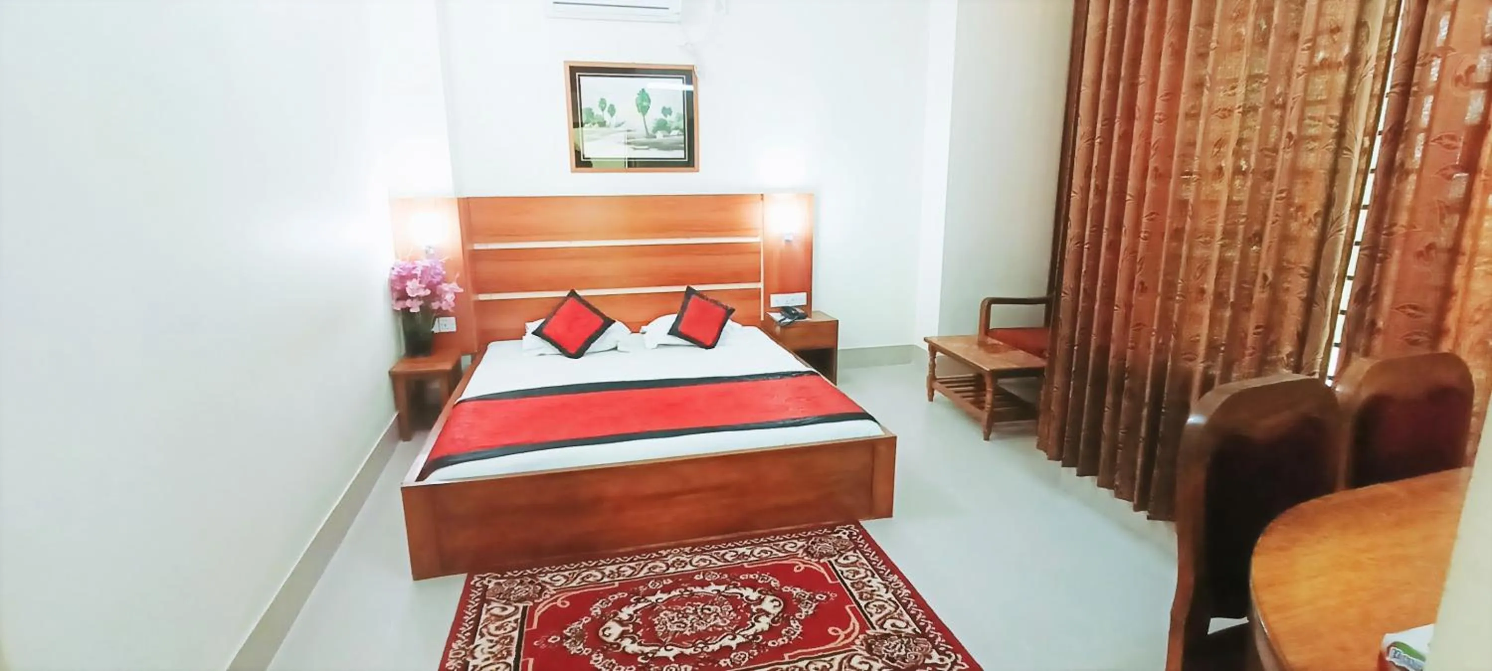 Bedroom, Bed in Hotel Supreme