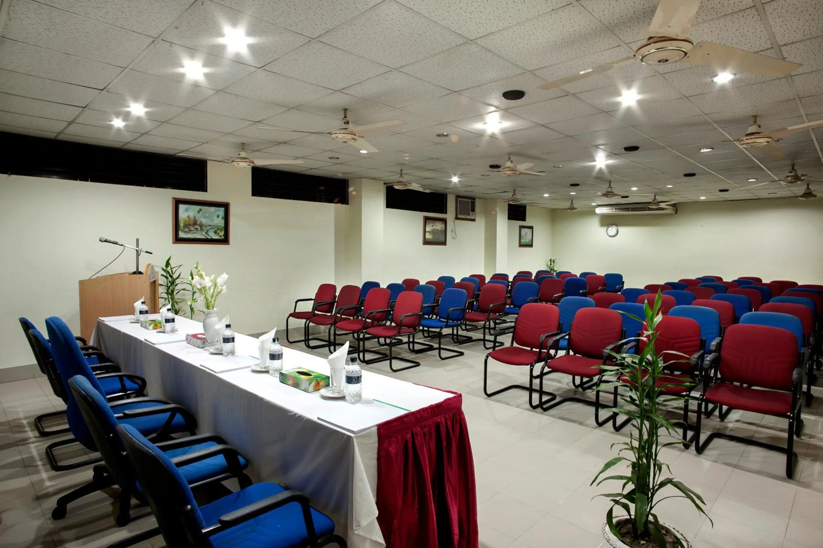 Business facilities in Hotel Supreme
