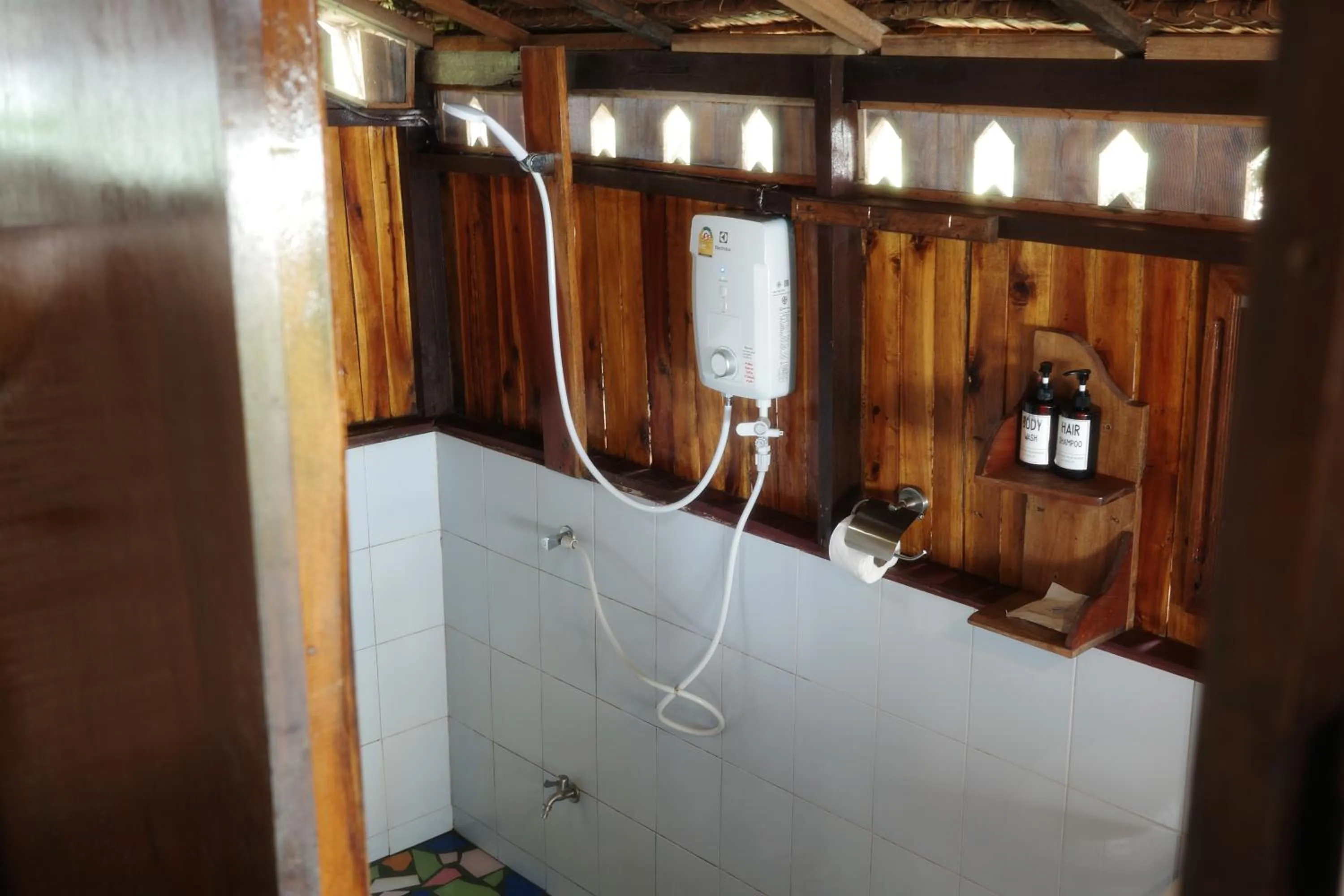 Shower in Phi Phi Relax Beach Resort