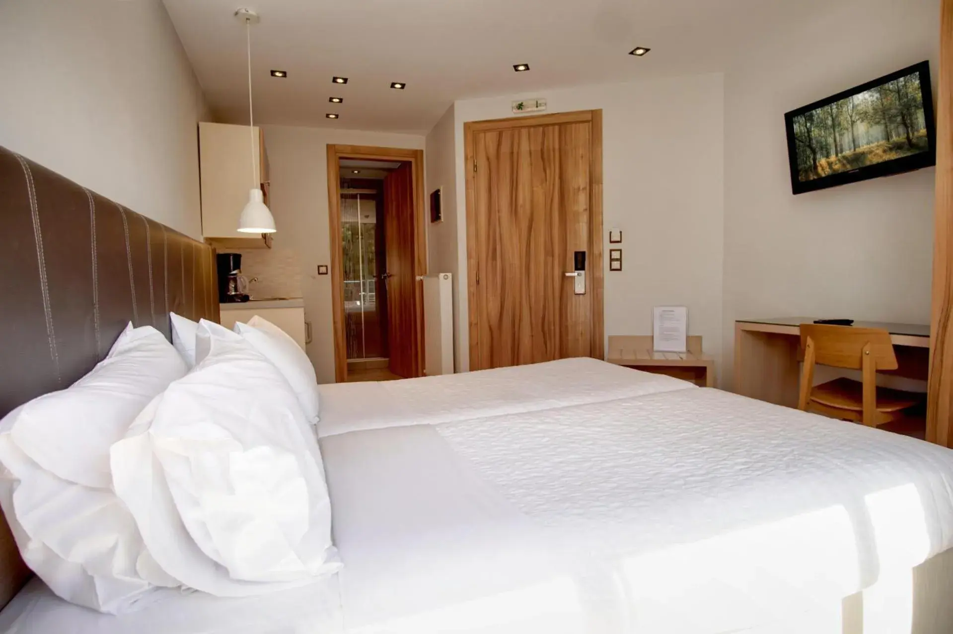 Standard Twin Room in Elements Rooms & Apartments Standard Twin Room in Elements Rooms & Apartments