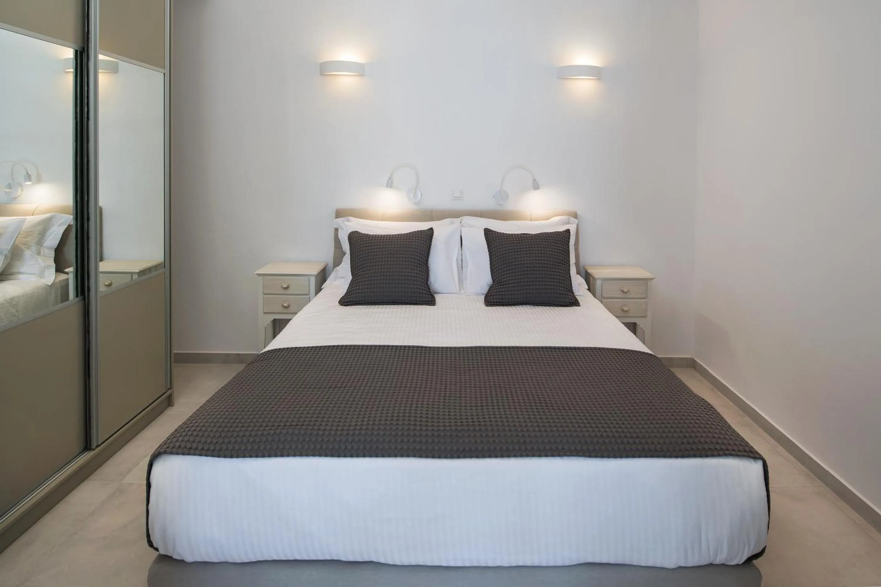 Bedroom, Bed in Altemar Suites