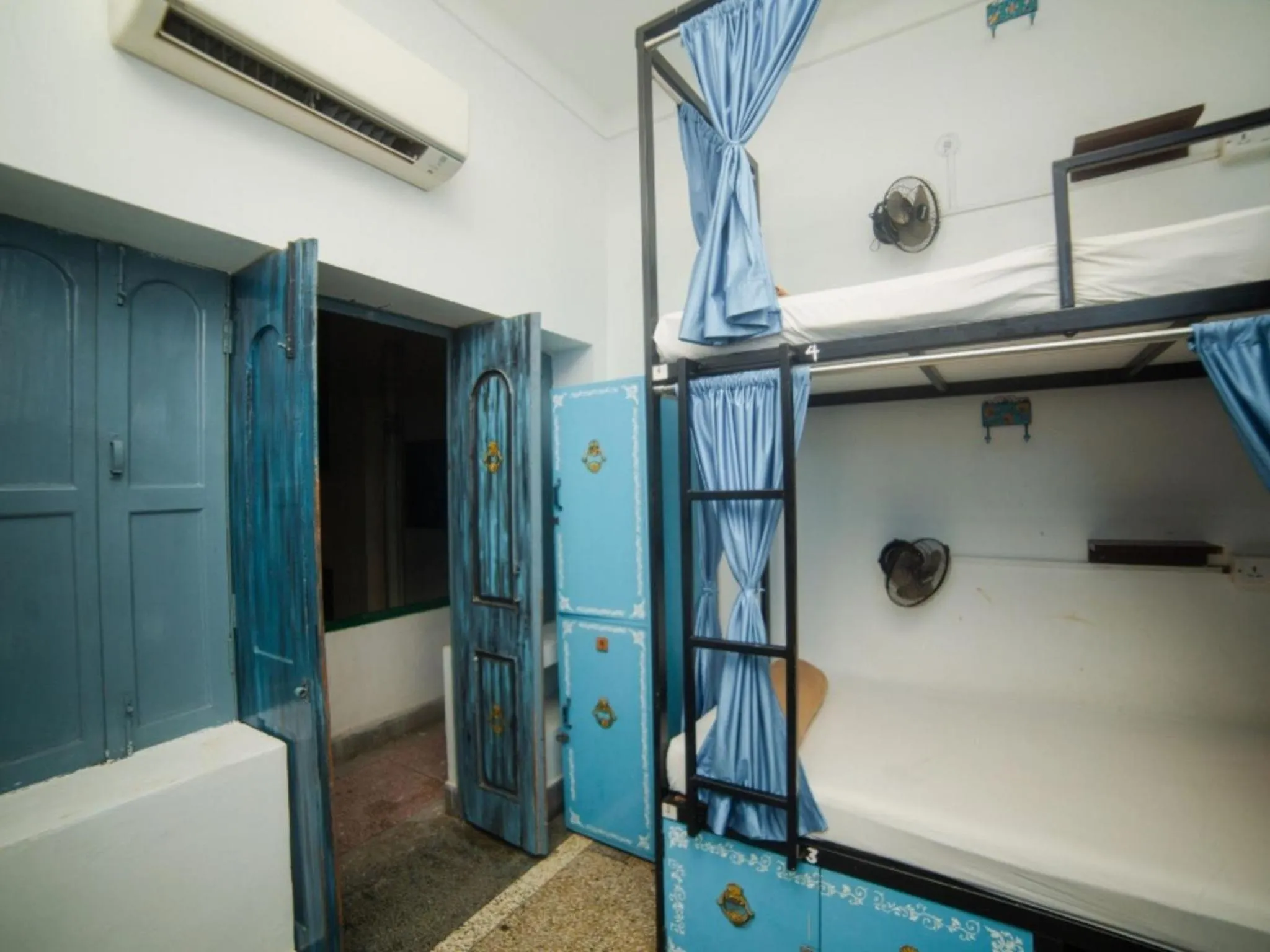 Bathroom in Moustache Varanasi