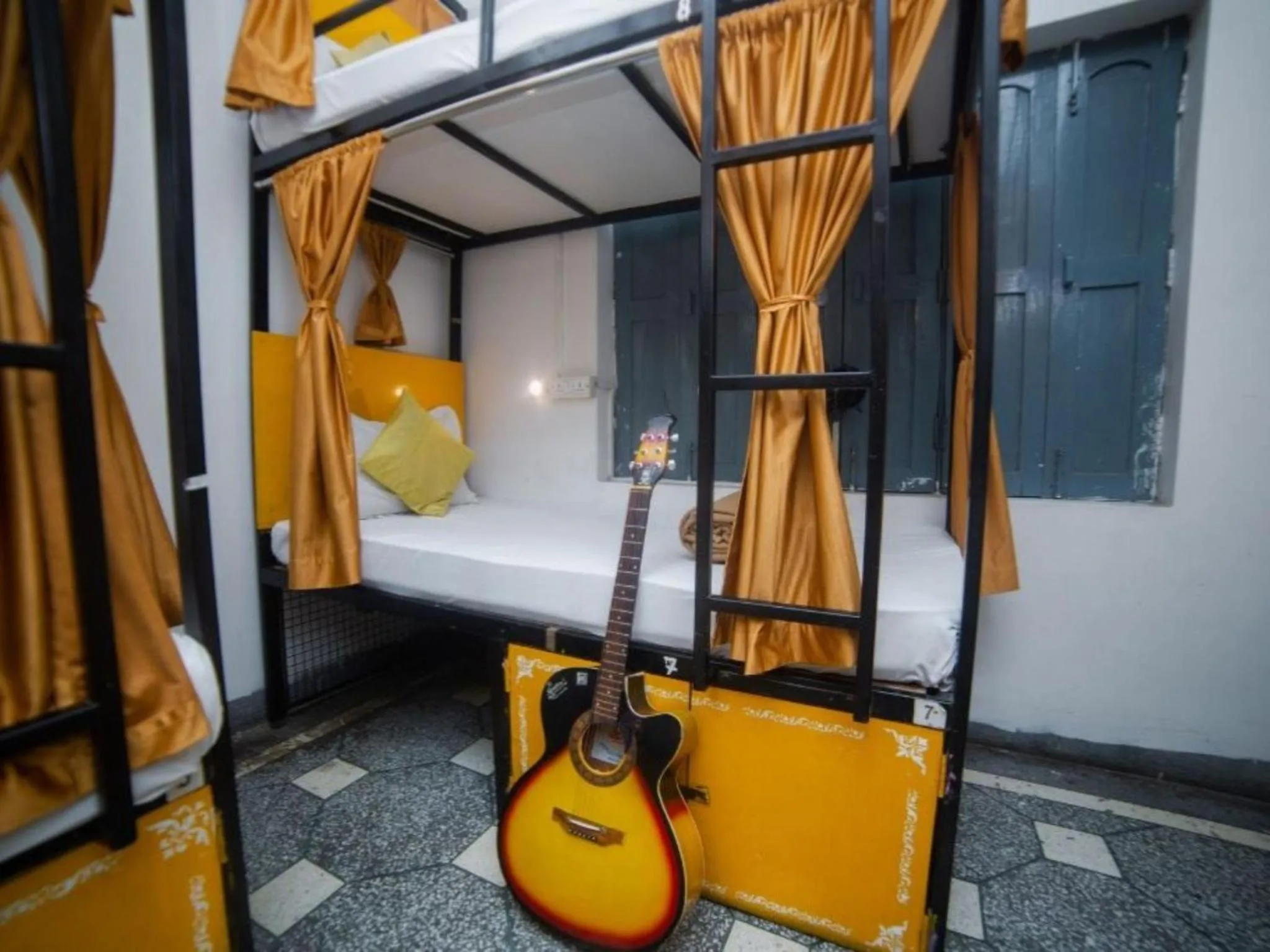 Bed in Moustache Varanasi