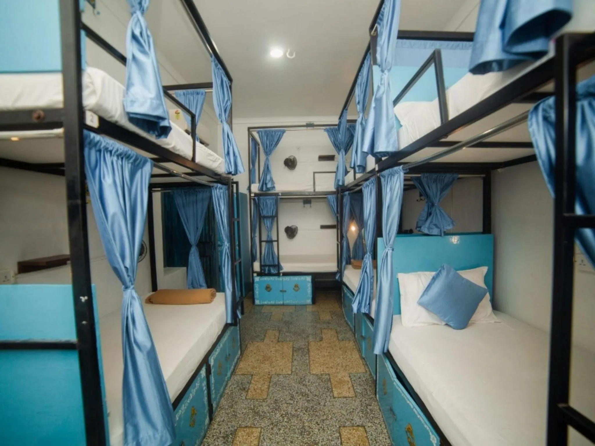 Bed in Moustache Varanasi