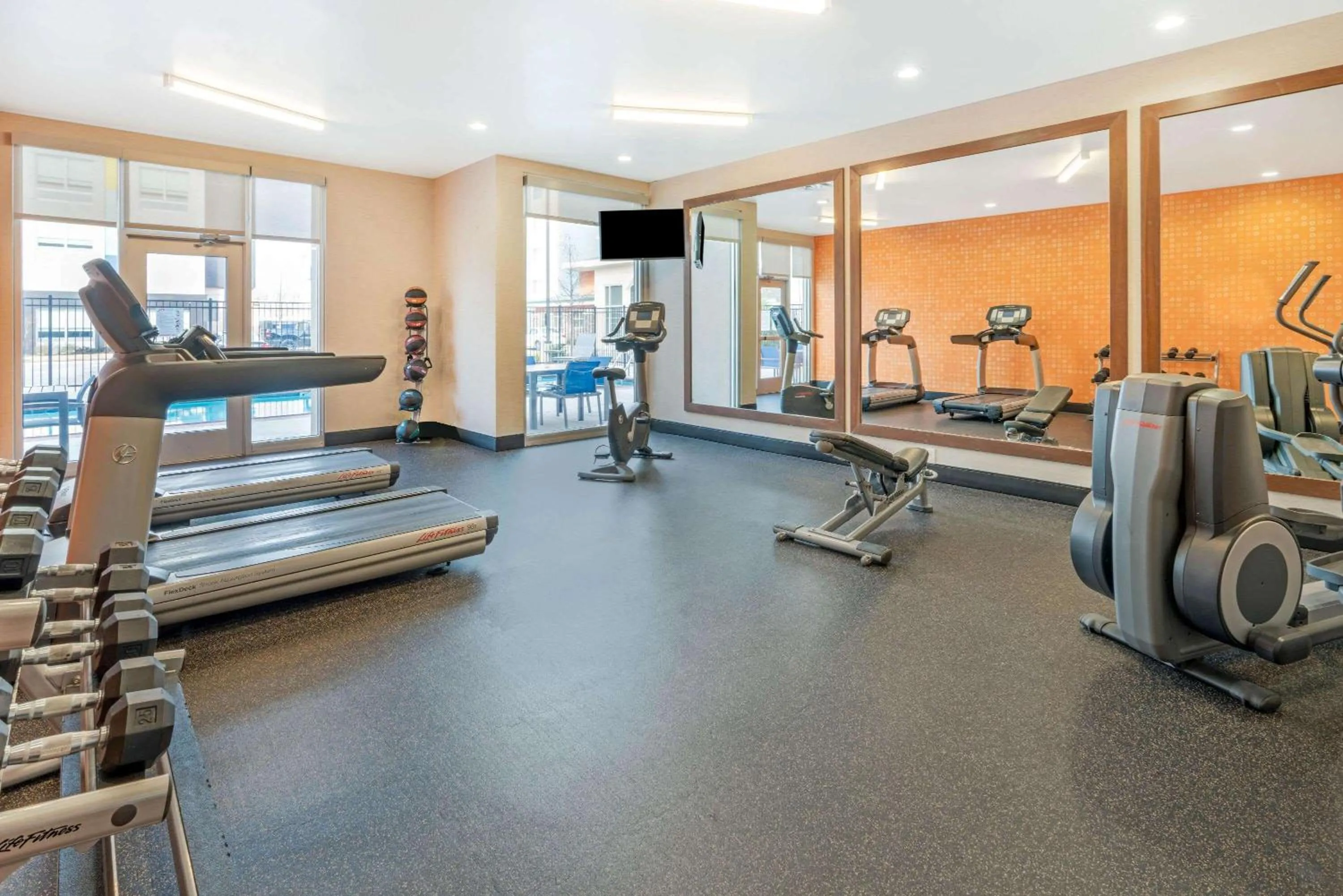 Fitness centre/facilities in La Quinta by Wyndham Oklahoma City Airport