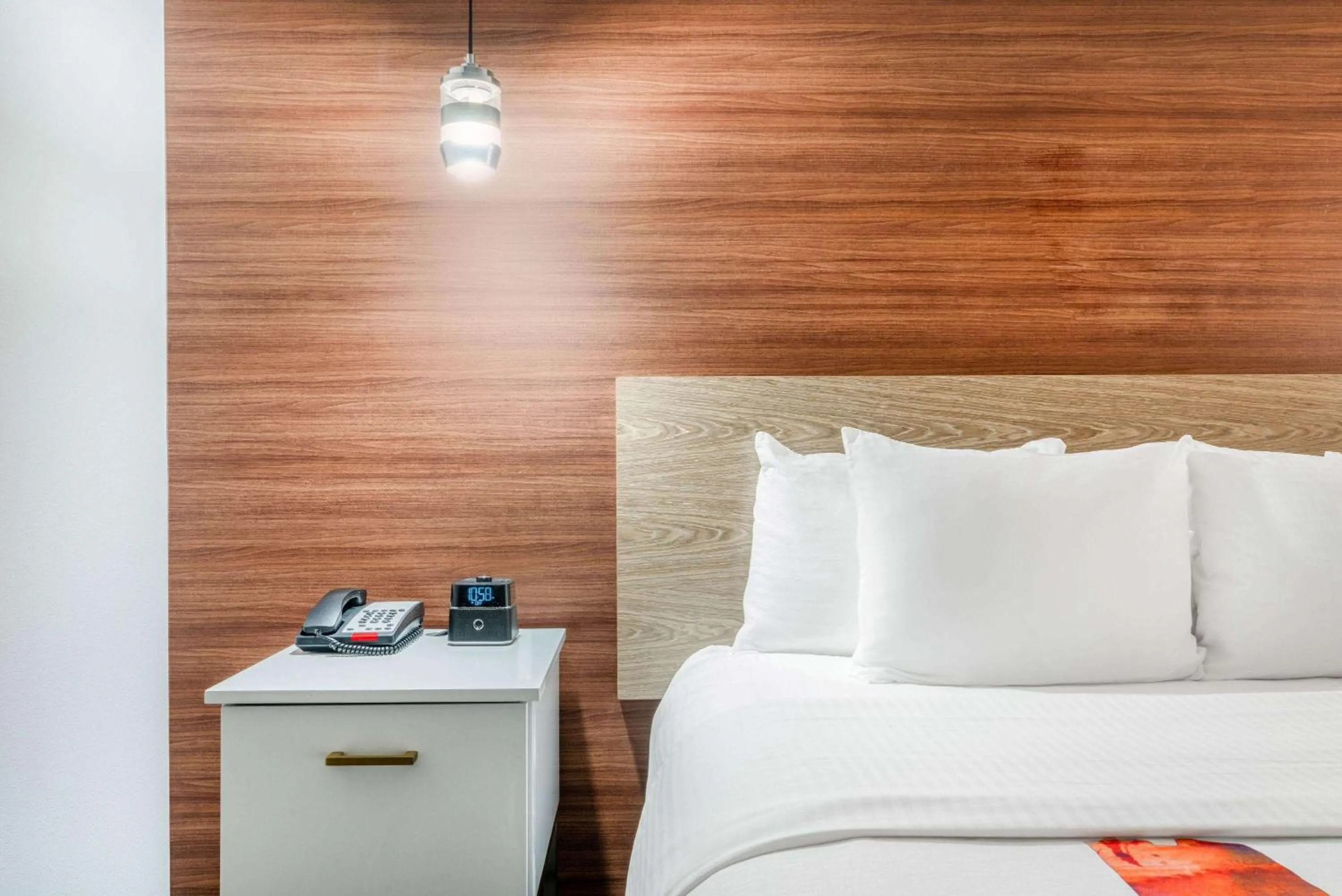 Photo of the whole room, Bed in La Quinta by Wyndham Oklahoma City Airport