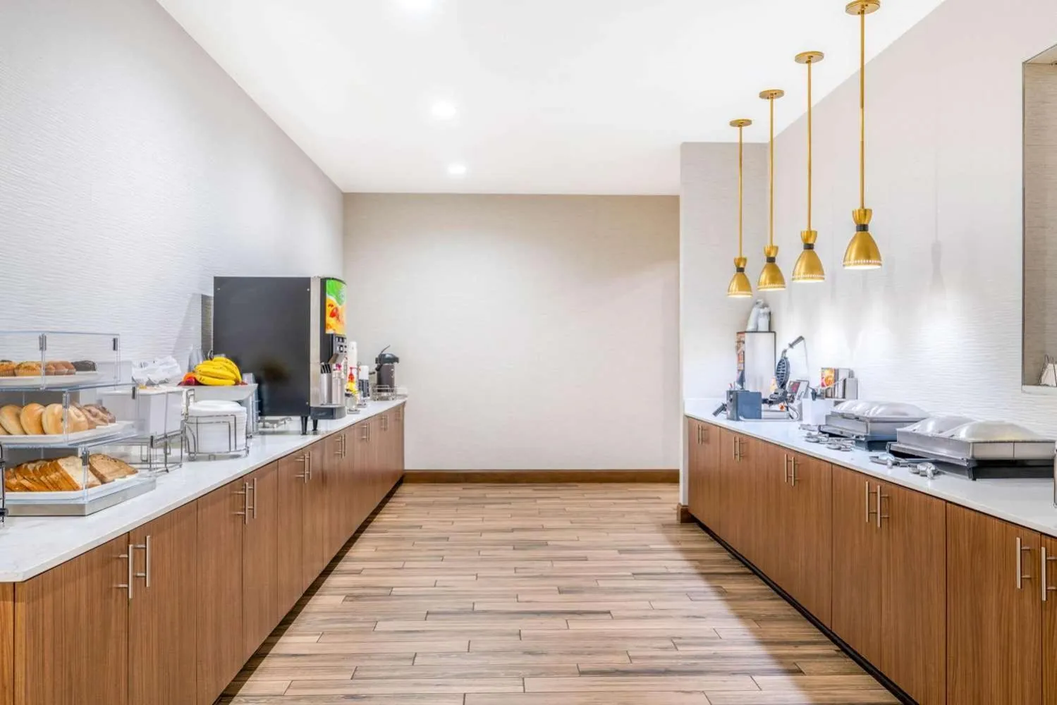 Property building in La Quinta by Wyndham Oklahoma City Airport